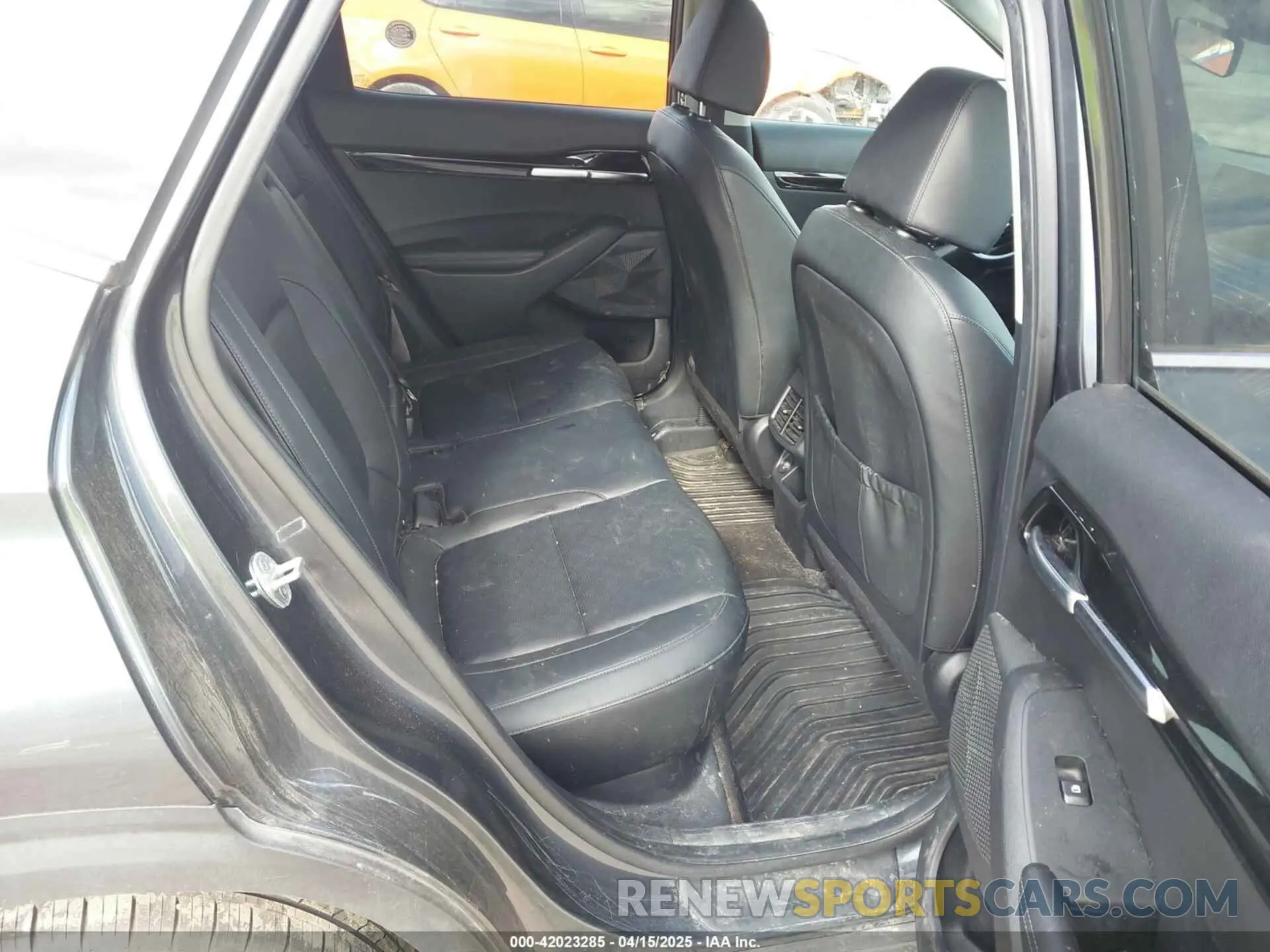 8 Photograph of a damaged car KNDERCAA2M7137118 KIA SELTOS 2021