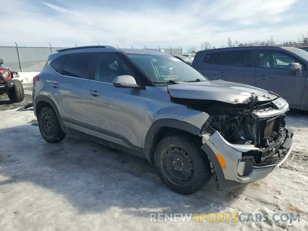 4 Photograph of a damaged car KNDERCAA3M7099267 KIA SELTOS 2021