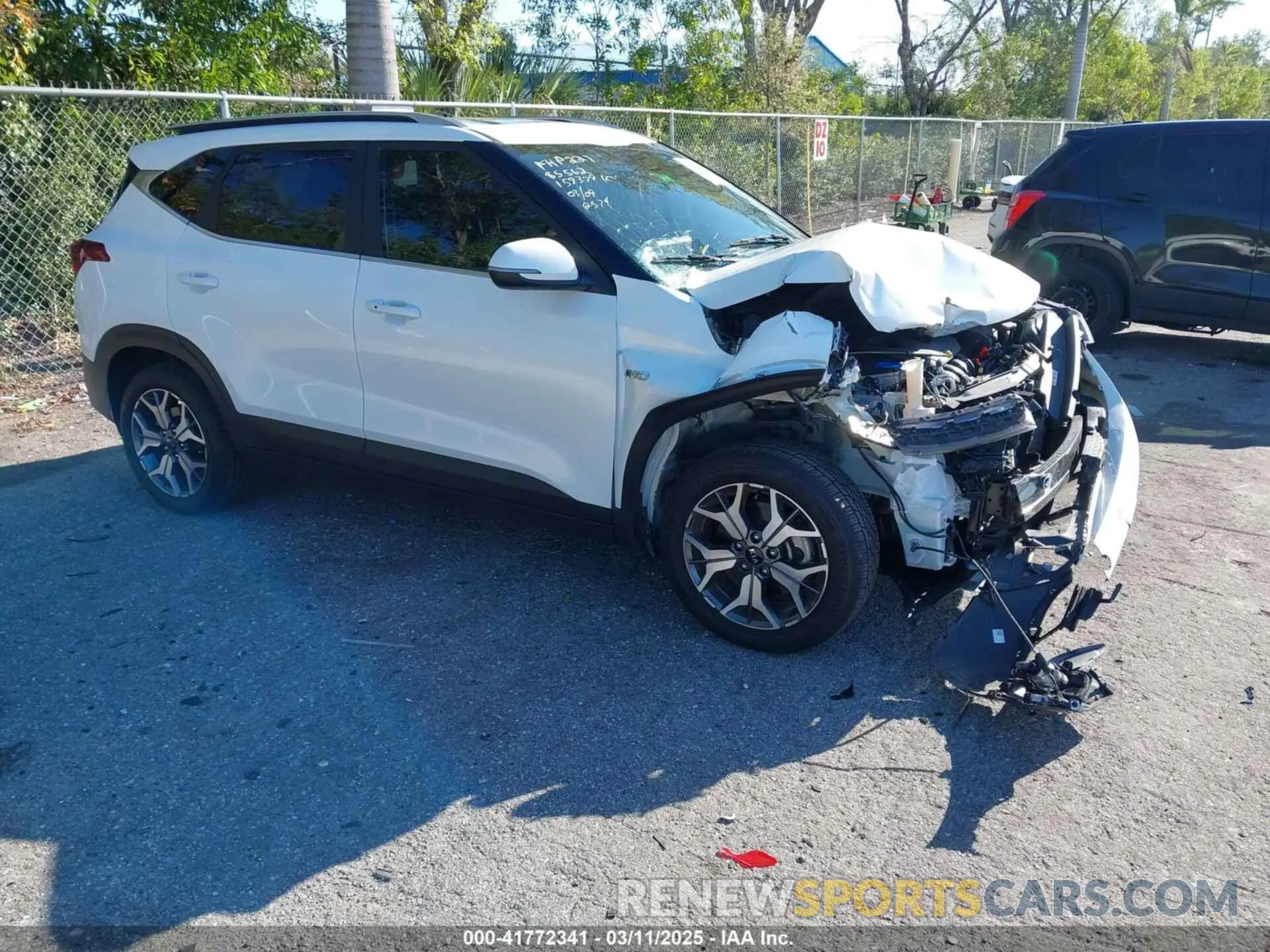 1 Photograph of a damaged car KNDERCAA3M7222534 KIA SELTOS 2021
