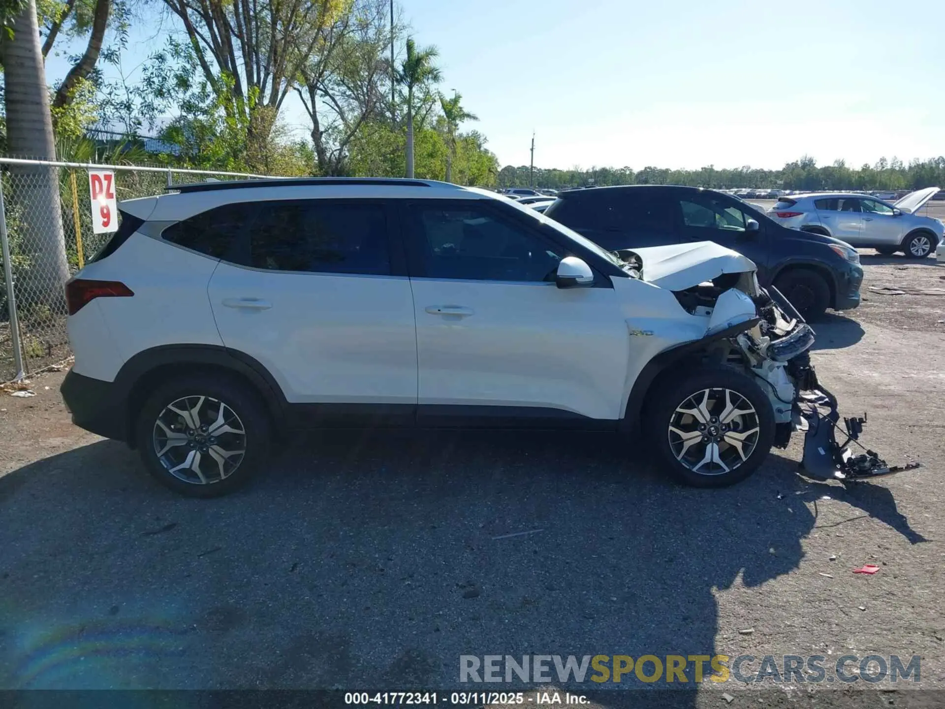12 Photograph of a damaged car KNDERCAA3M7222534 KIA SELTOS 2021