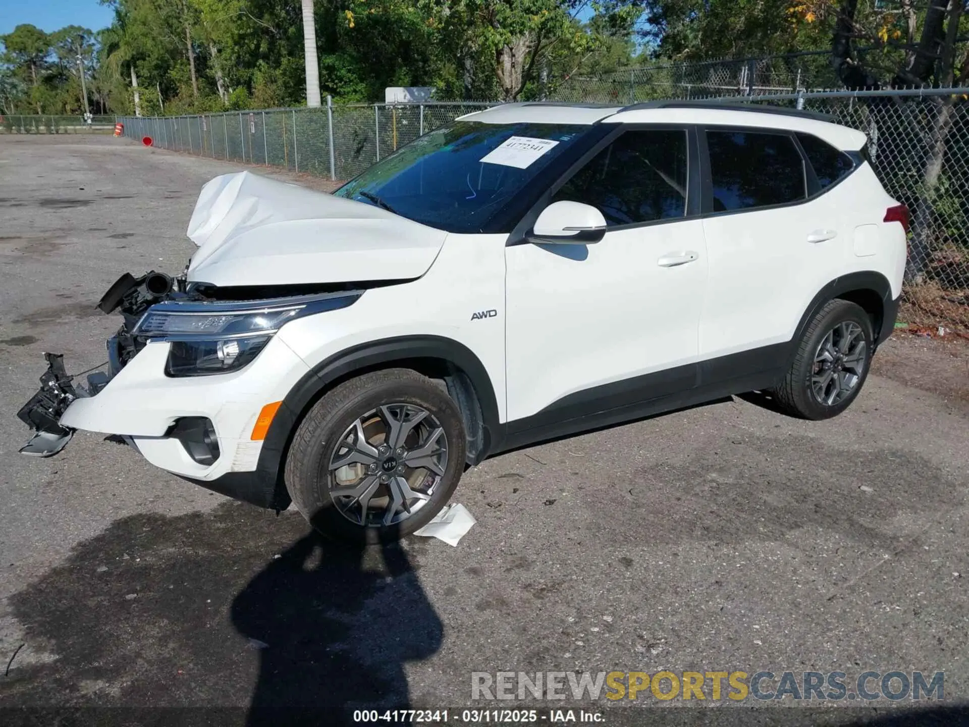 2 Photograph of a damaged car KNDERCAA3M7222534 KIA SELTOS 2021