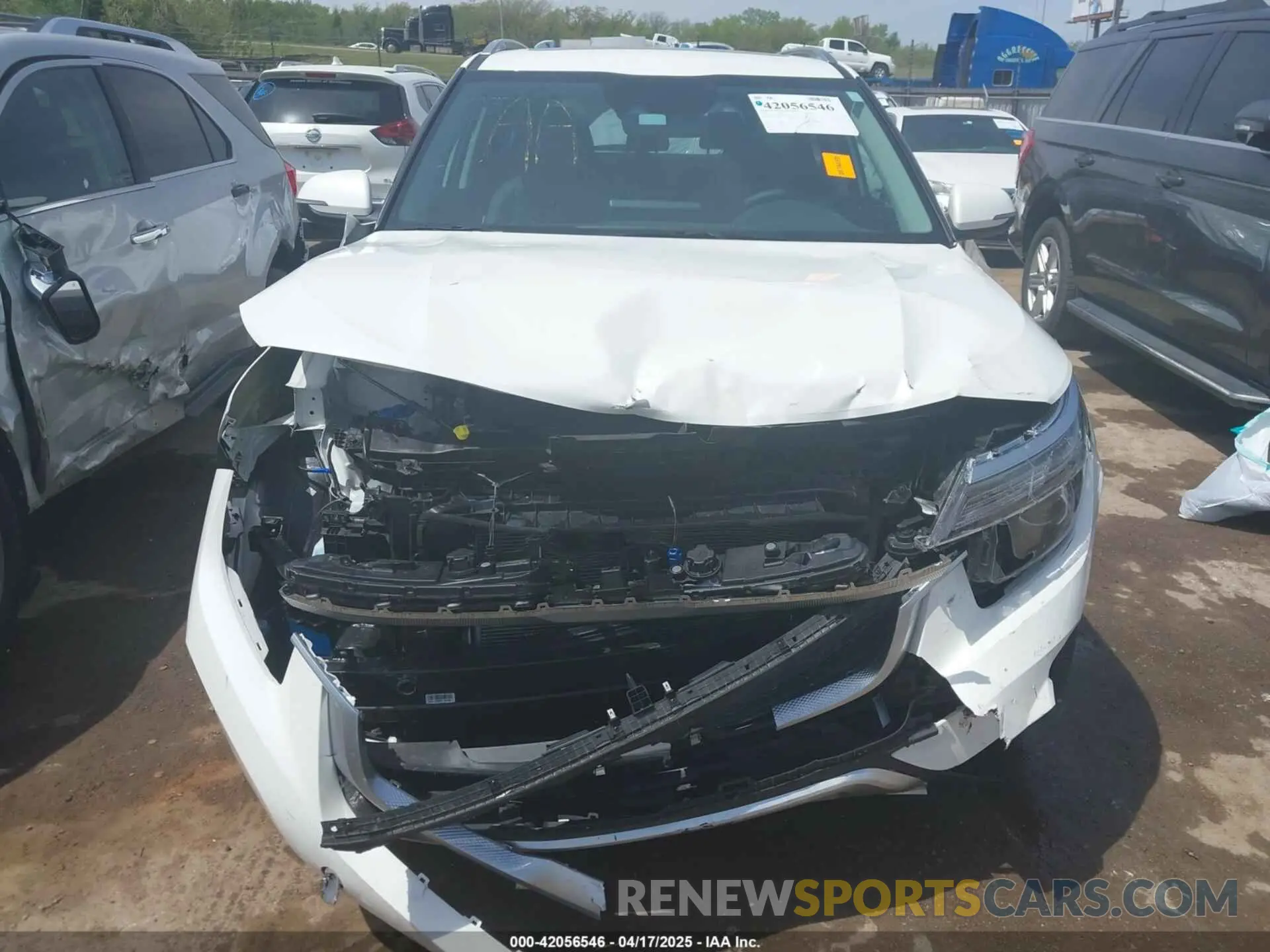13 Photograph of a damaged car KNDERCAA3M7229080 KIA SELTOS 2021