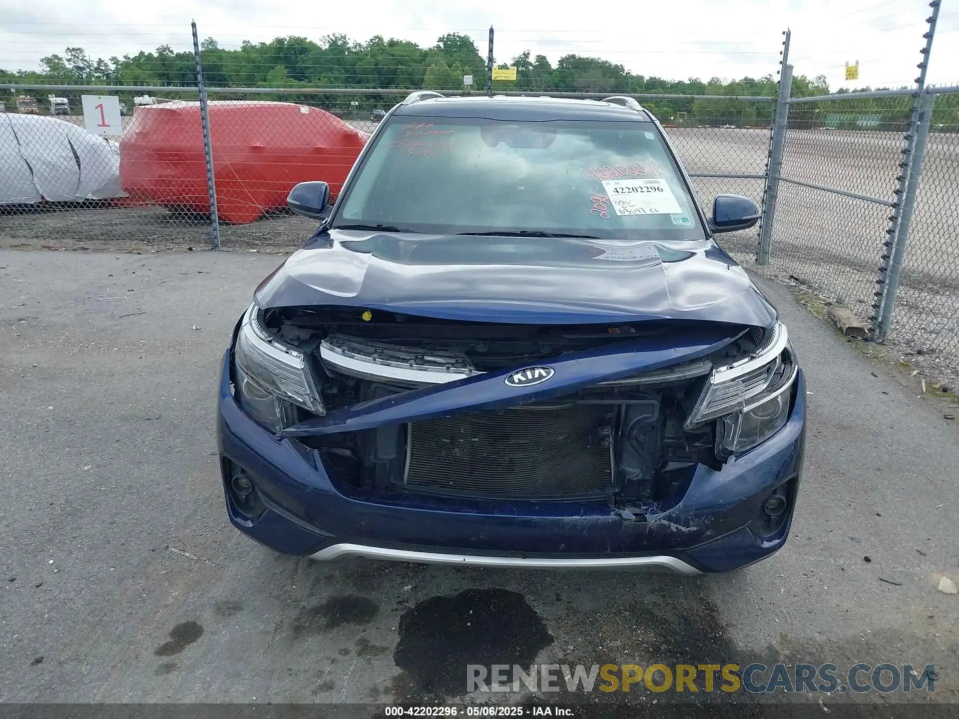 12 Photograph of a damaged car KNDERCAA4M7127481 KIA SELTOS 2021