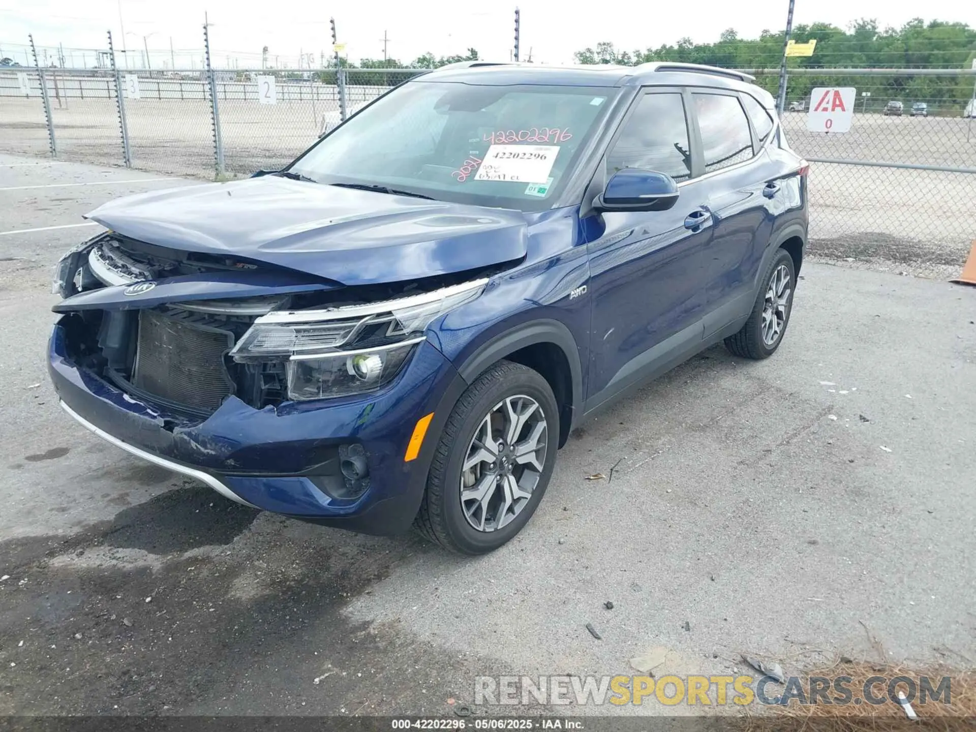 2 Photograph of a damaged car KNDERCAA4M7127481 KIA SELTOS 2021