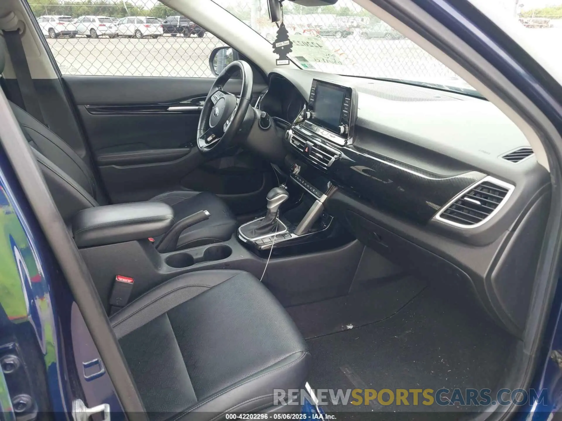 5 Photograph of a damaged car KNDERCAA4M7127481 KIA SELTOS 2021