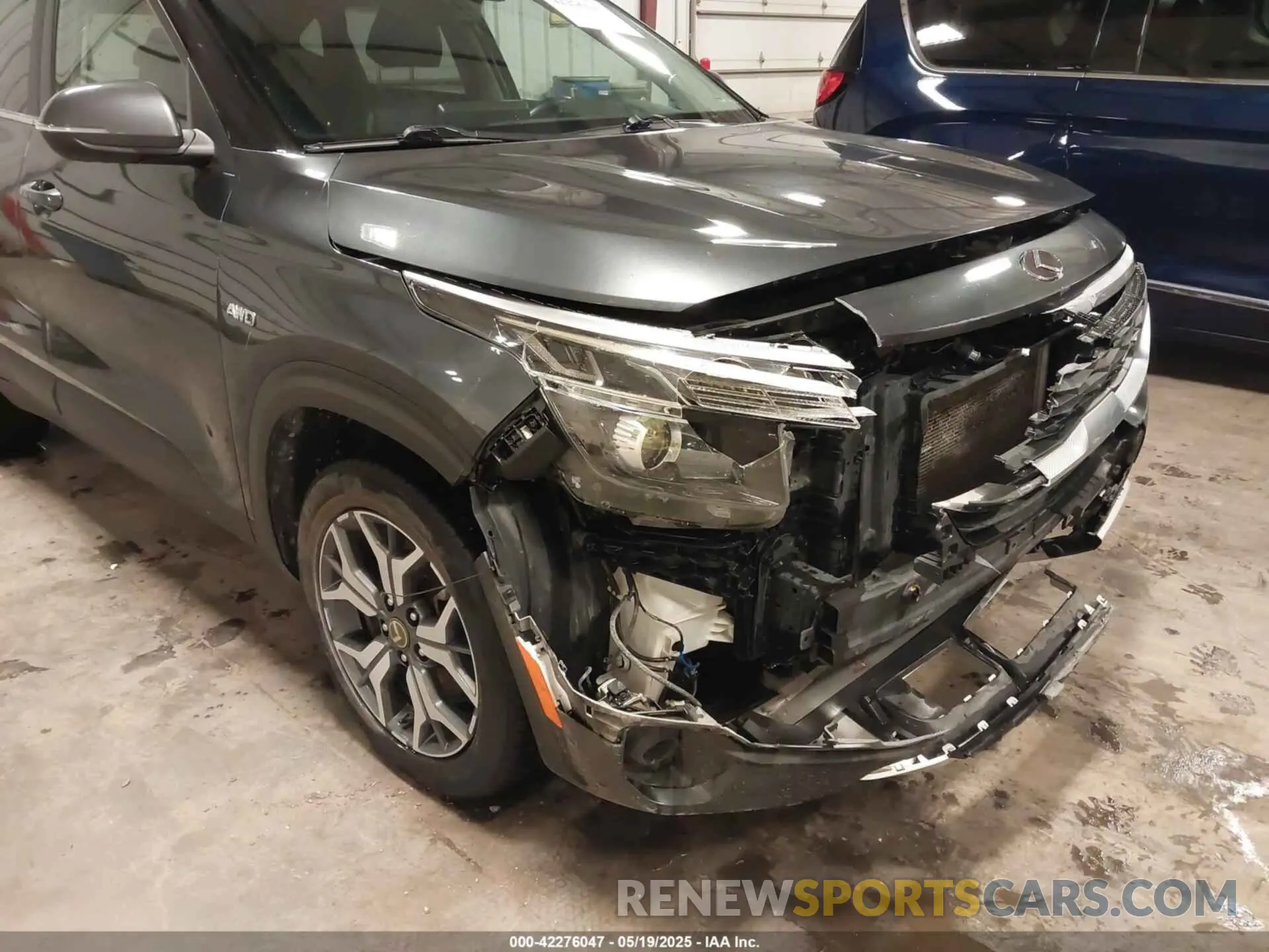 19 Photograph of a damaged car KNDERCAA4M7139369 KIA SELTOS 2021