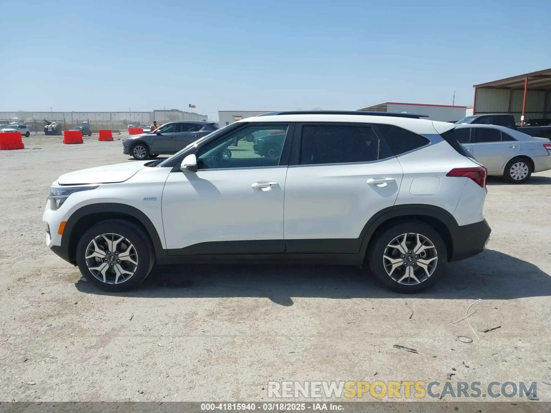 15 Photograph of a damaged car KNDERCAA4M7165986 KIA SELTOS 2021