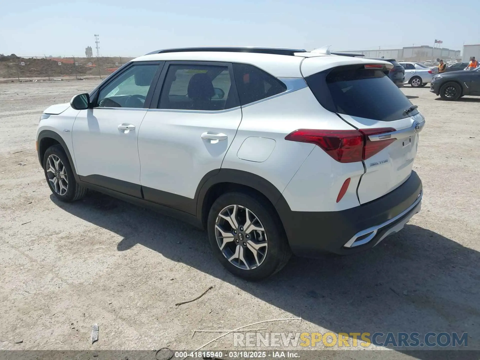 3 Photograph of a damaged car KNDERCAA4M7165986 KIA SELTOS 2021