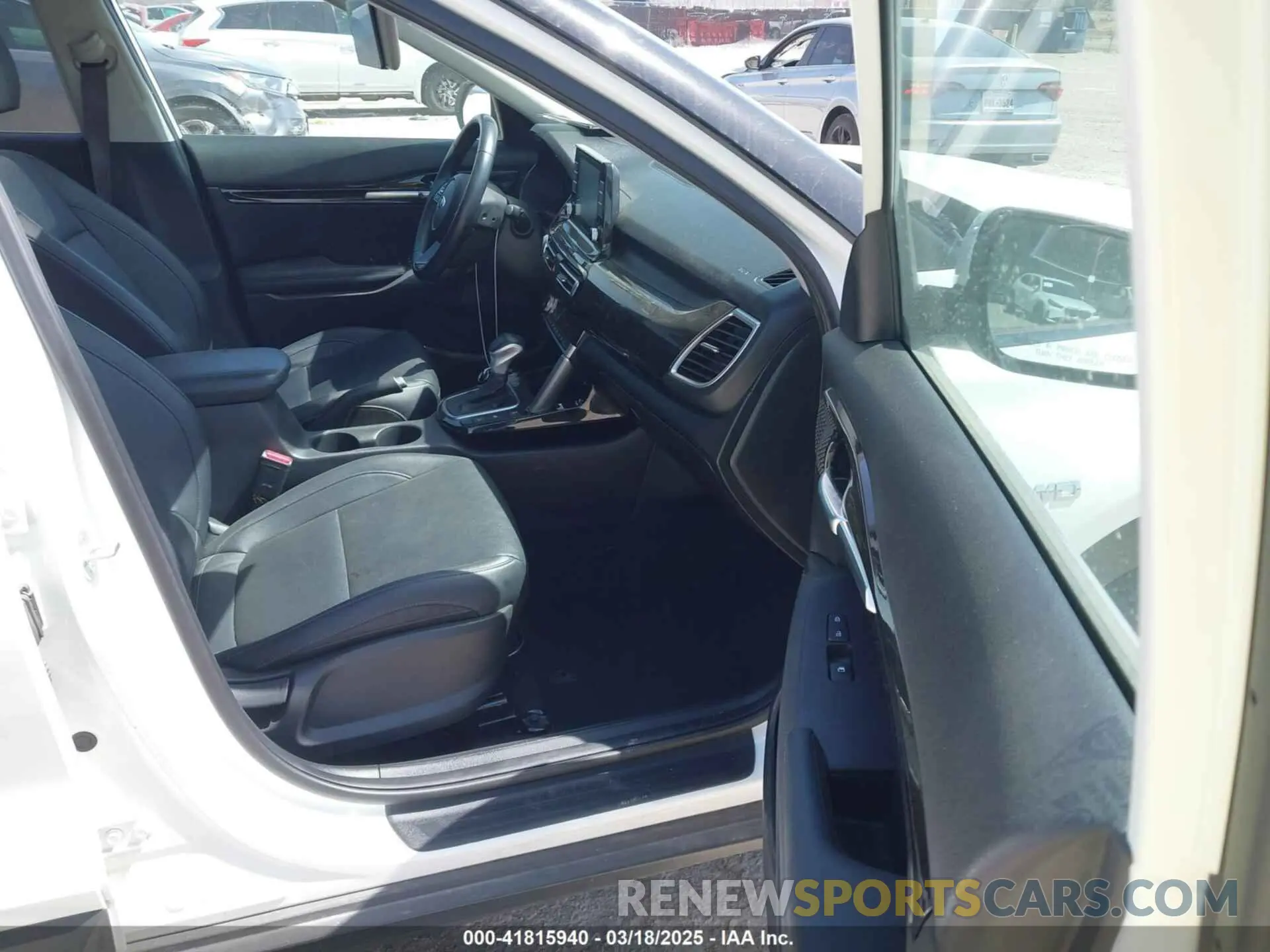 5 Photograph of a damaged car KNDERCAA4M7165986 KIA SELTOS 2021