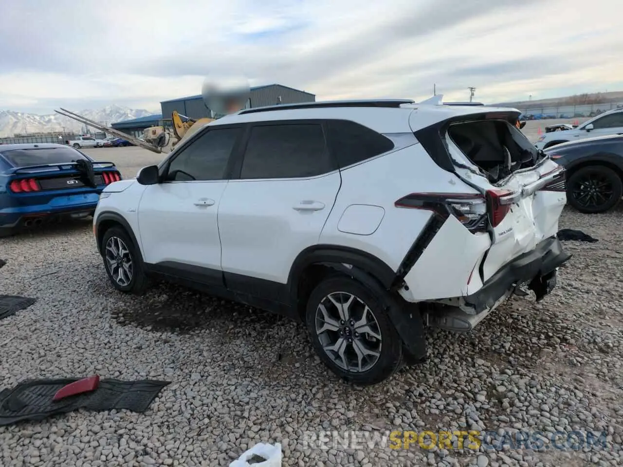 2 Photograph of a damaged car KNDERCAA4M7166135 KIA SELTOS 2021