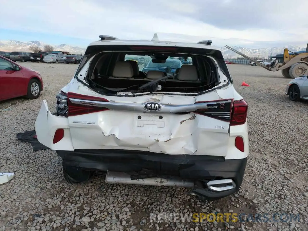 6 Photograph of a damaged car KNDERCAA4M7166135 KIA SELTOS 2021