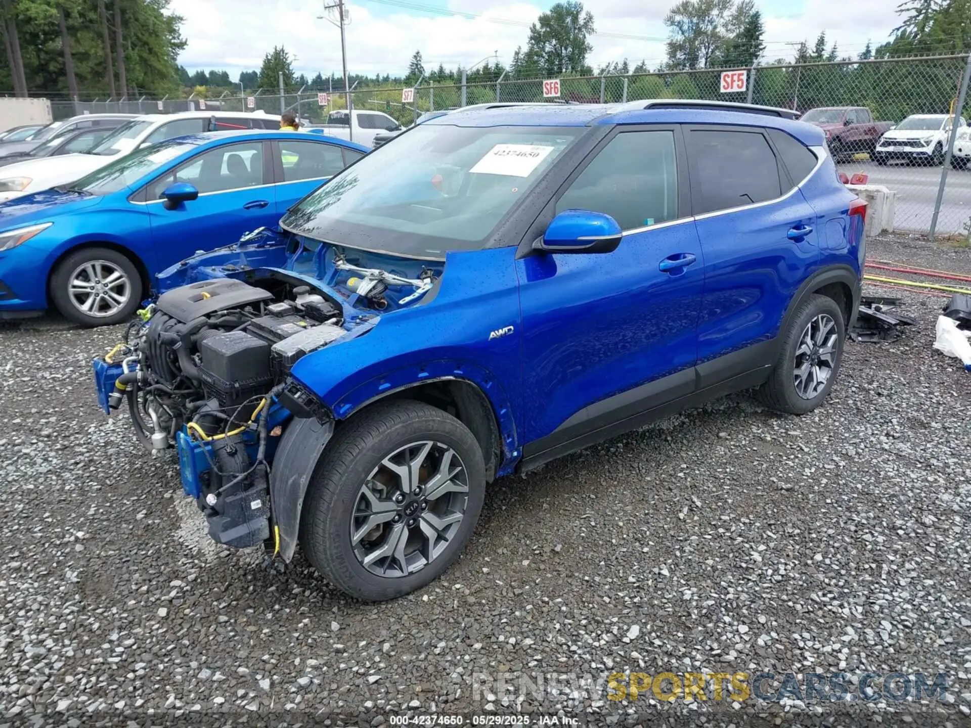 2 Photograph of a damaged car KNDERCAA4M7196056 KIA SELTOS 2021