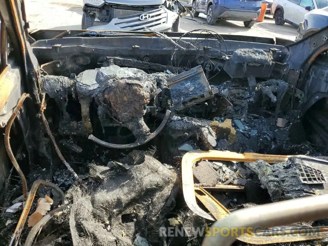 8 Photograph of a damaged car KNDERCAA4M7213387 KIA SELTOS 2021