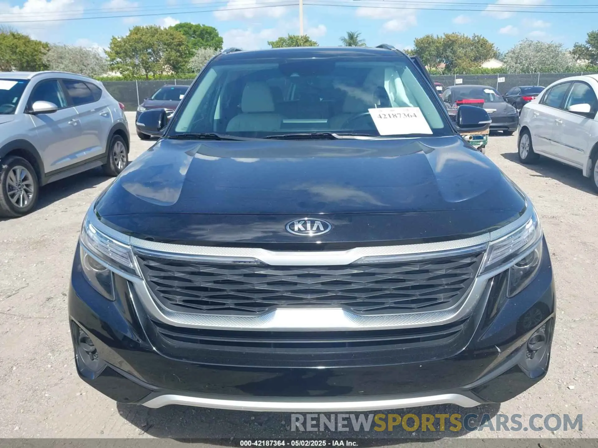 12 Photograph of a damaged car KNDERCAA5M7207873 KIA SELTOS 2021