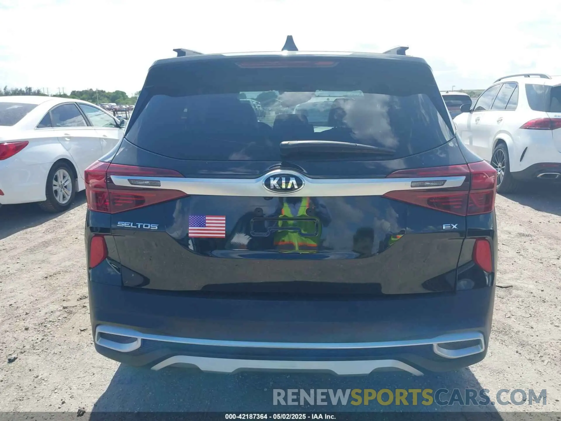 16 Photograph of a damaged car KNDERCAA5M7207873 KIA SELTOS 2021