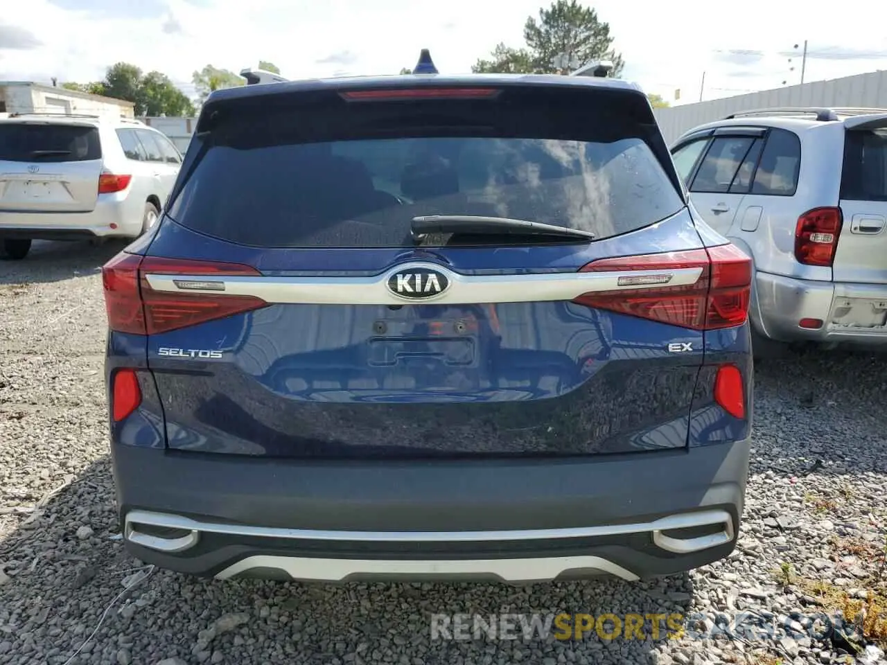 6 Photograph of a damaged car KNDERCAA6M7040987 KIA SELTOS 2021