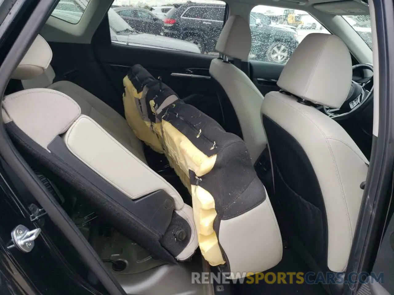 11 Photograph of a damaged car KNDERCAA6M7102971 KIA SELTOS 2021
