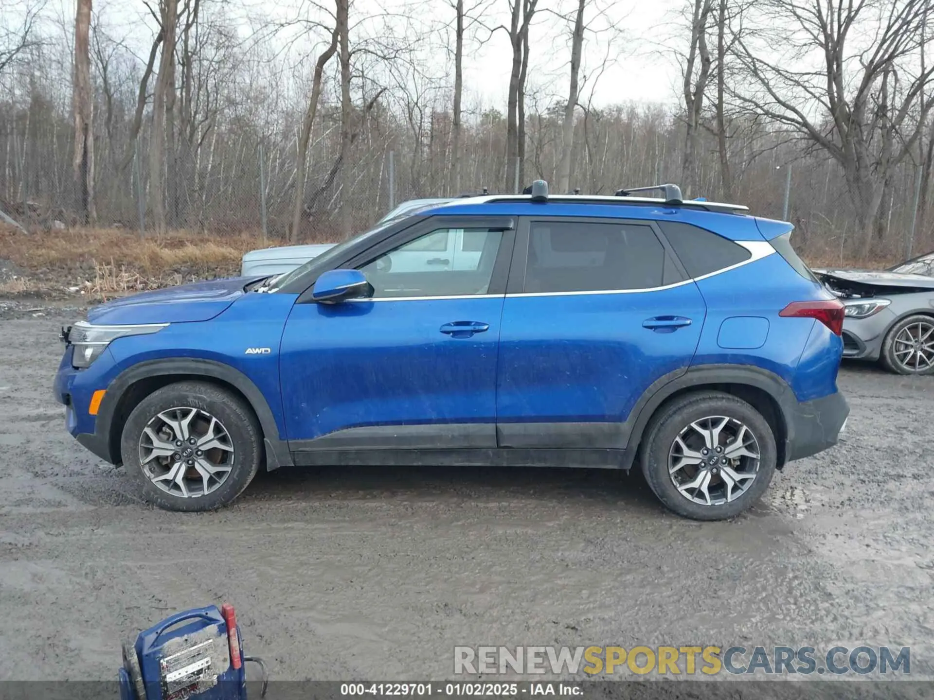 14 Photograph of a damaged car KNDERCAA6M7104087 KIA SELTOS 2021