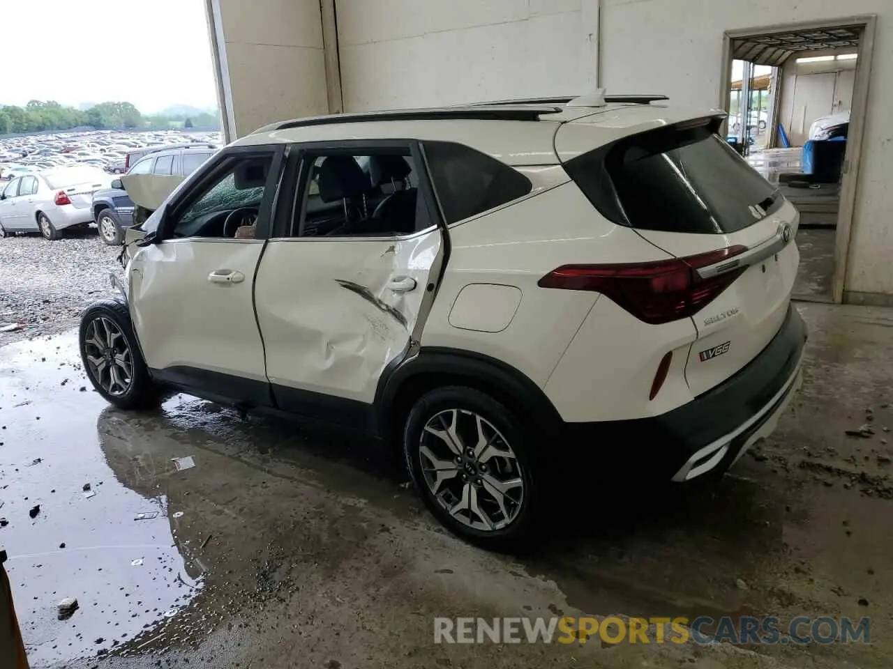 2 Photograph of a damaged car KNDERCAA6M7164791 KIA SELTOS 2021