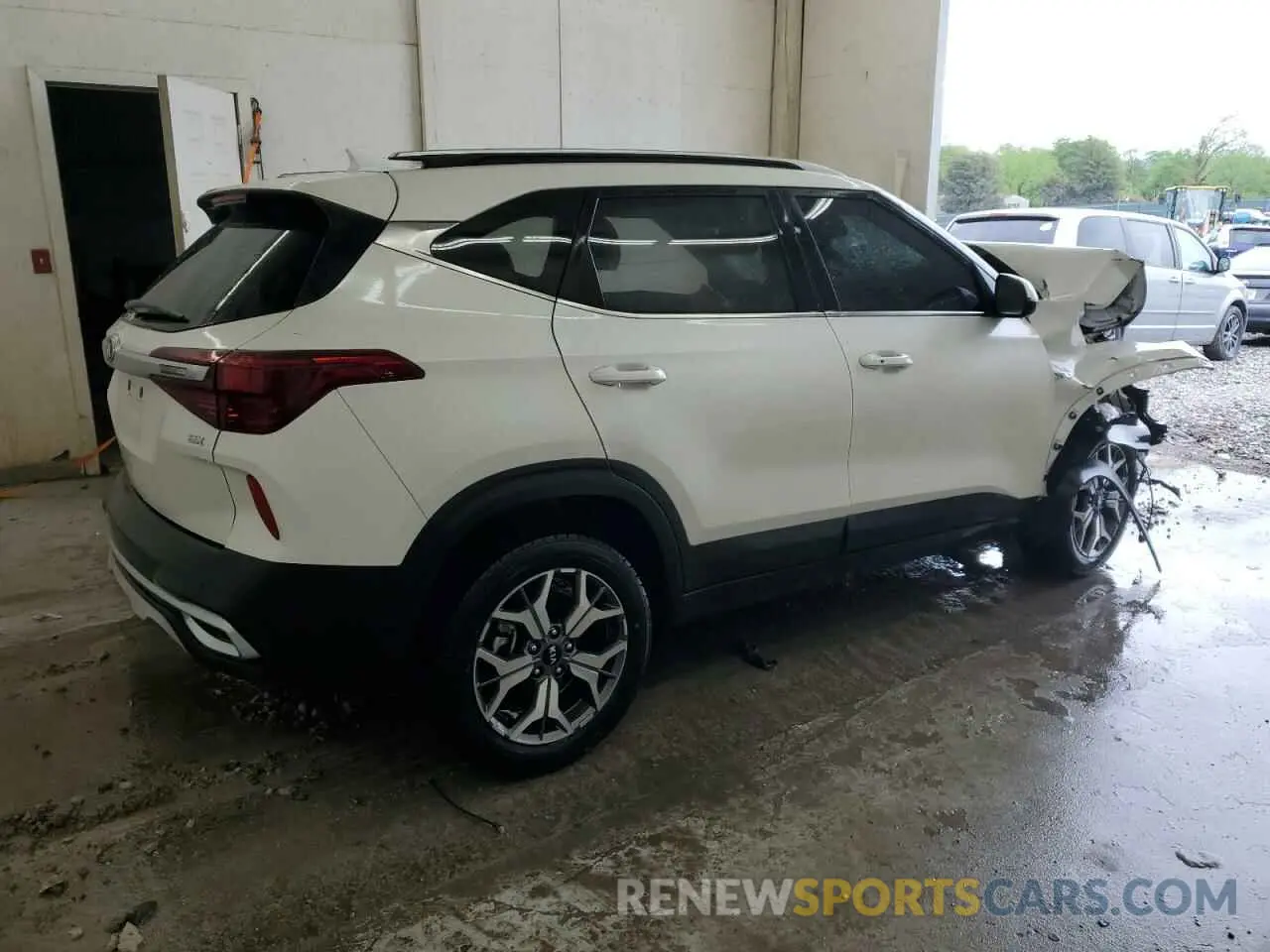 3 Photograph of a damaged car KNDERCAA6M7164791 KIA SELTOS 2021