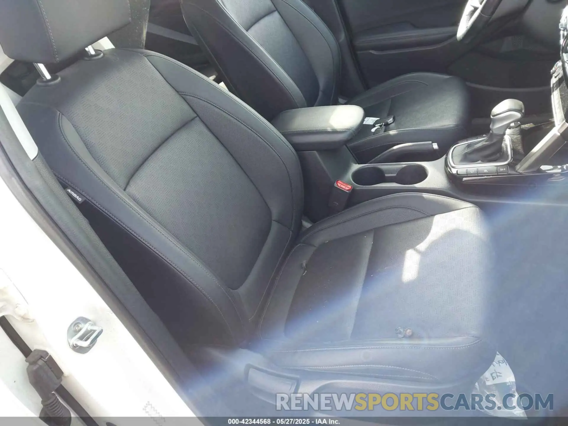 5 Photograph of a damaged car KNDERCAA6M7183678 KIA SELTOS 2021