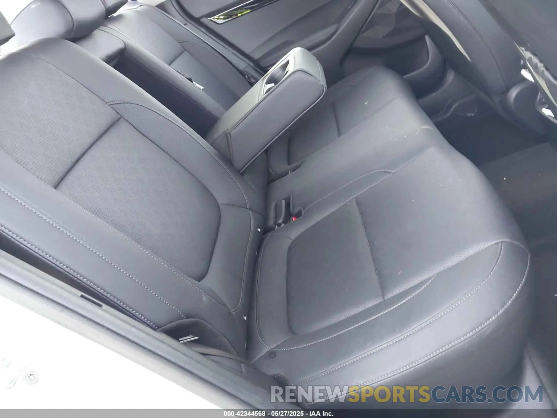 8 Photograph of a damaged car KNDERCAA6M7183678 KIA SELTOS 2021