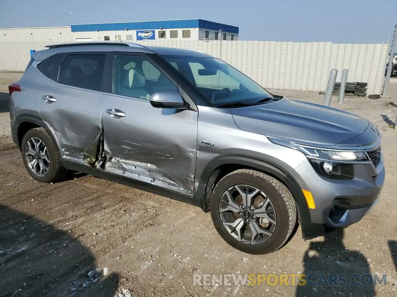 4 Photograph of a damaged car KNDERCAA7M7122680 KIA SELTOS 2021