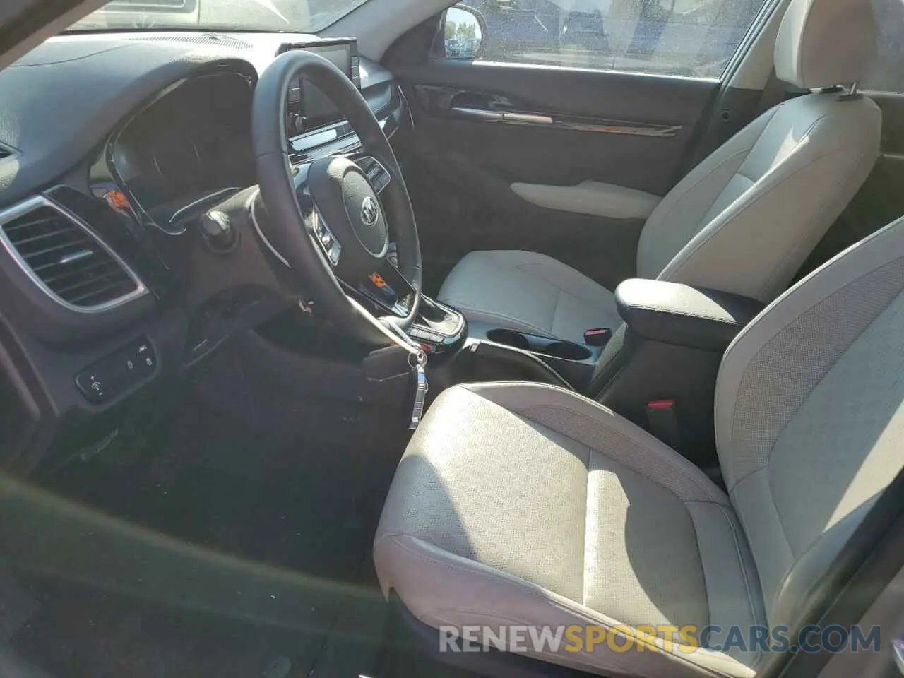 7 Photograph of a damaged car KNDERCAA7M7122680 KIA SELTOS 2021