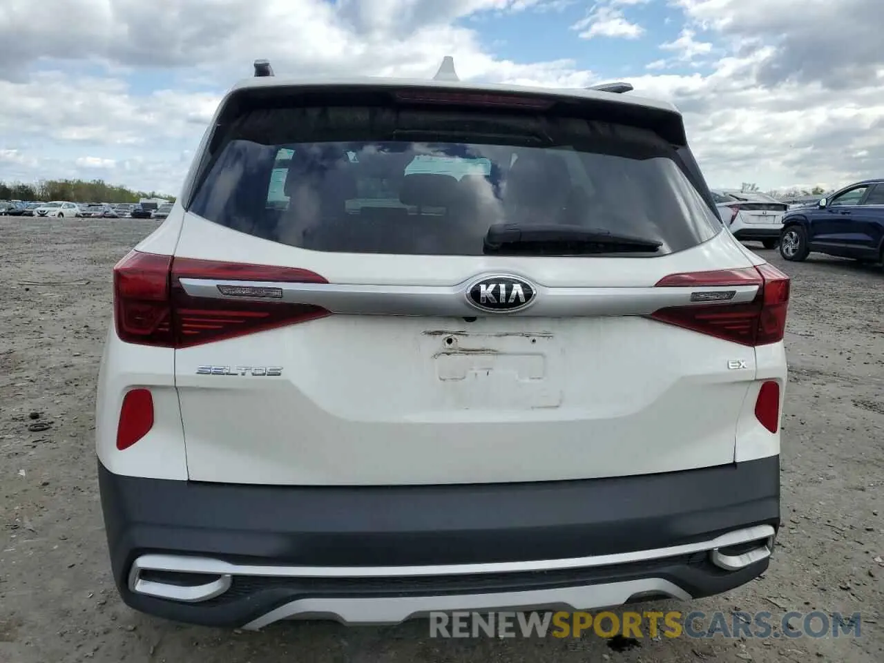 6 Photograph of a damaged car KNDERCAA8M7101935 KIA SELTOS 2021