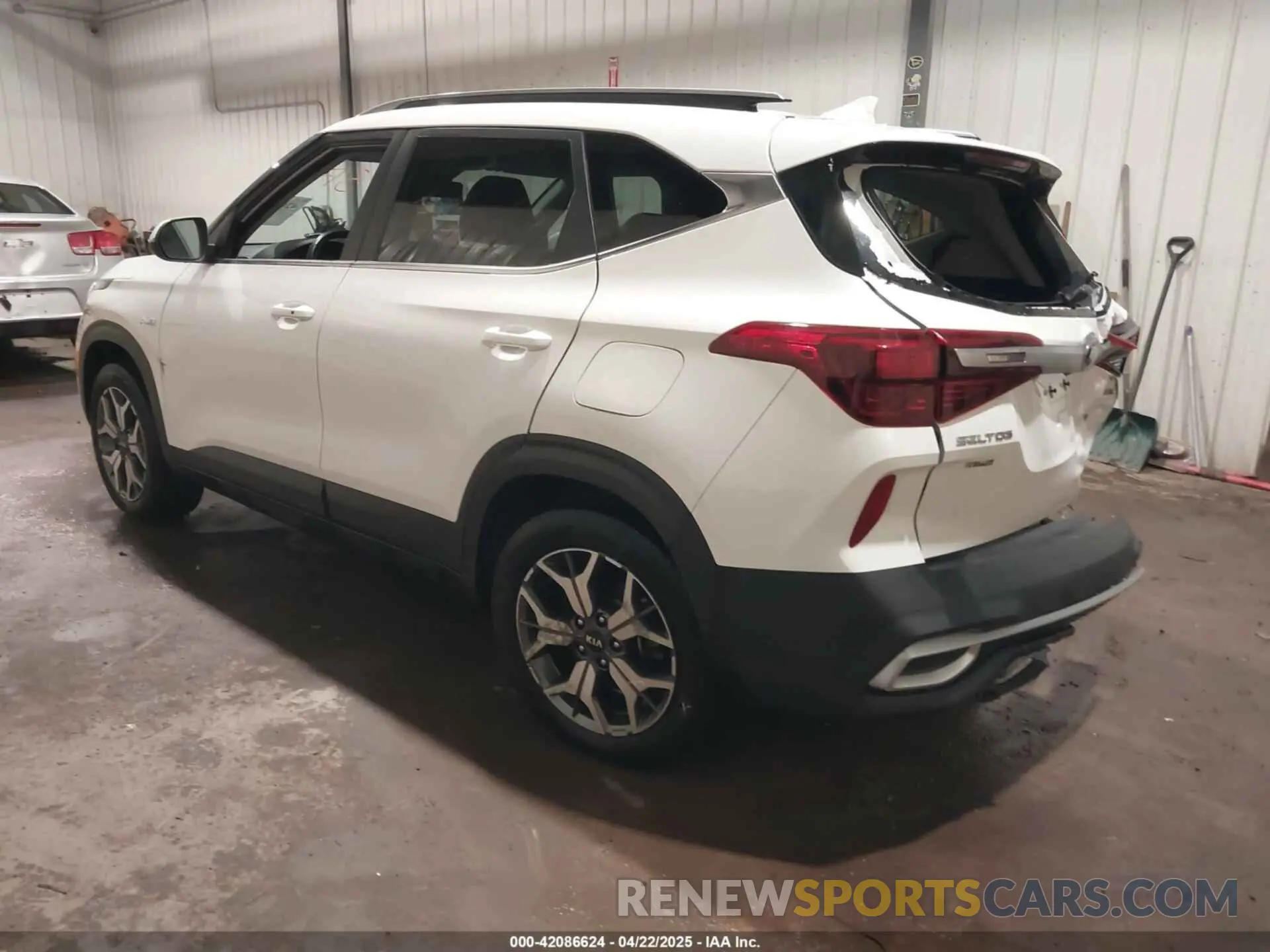 3 Photograph of a damaged car KNDERCAA8M7140850 KIA SELTOS 2021