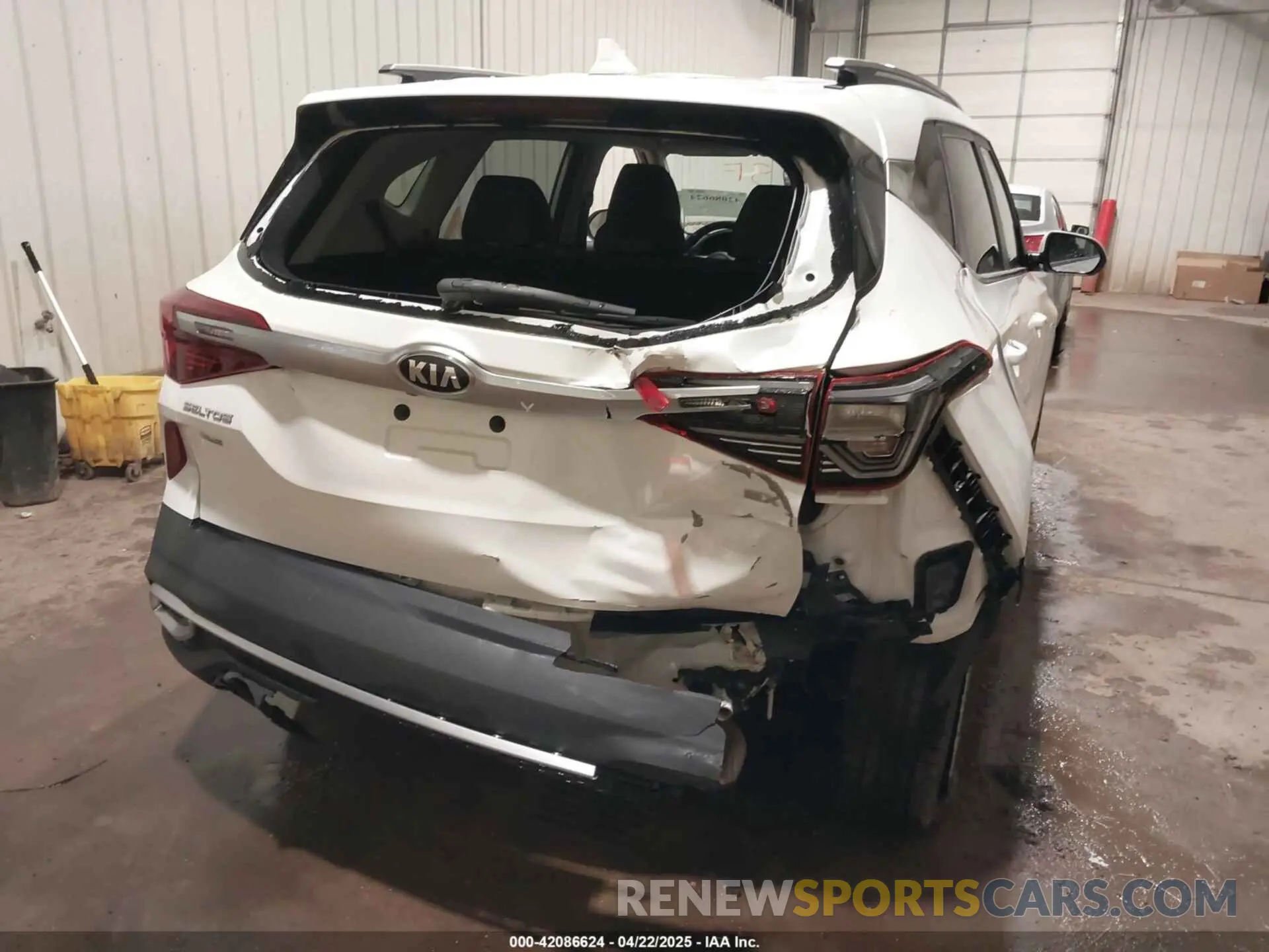 6 Photograph of a damaged car KNDERCAA8M7140850 KIA SELTOS 2021