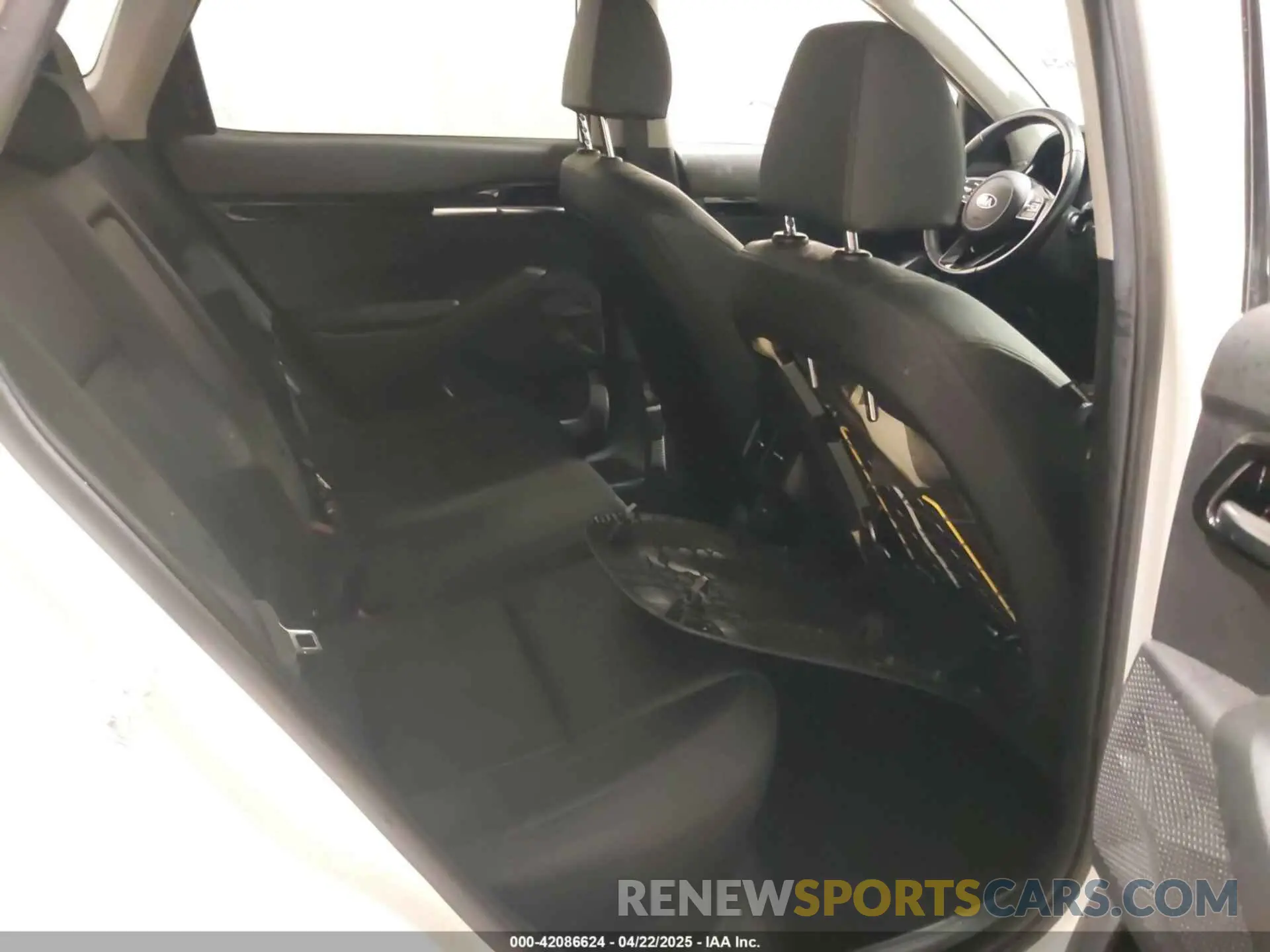 8 Photograph of a damaged car KNDERCAA8M7140850 KIA SELTOS 2021