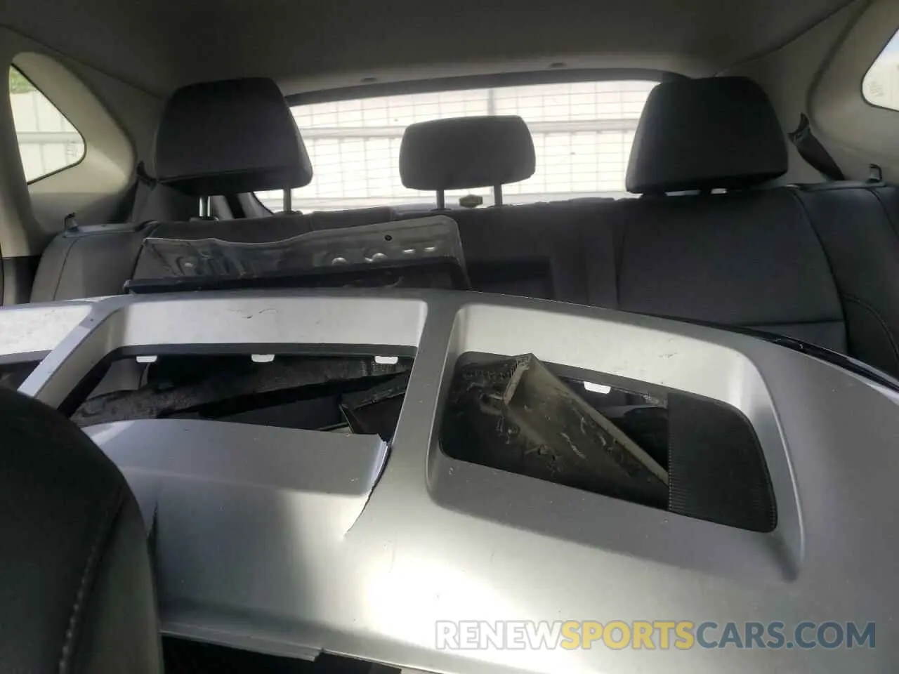 10 Photograph of a damaged car KNDERCAA8M7222044 KIA SELTOS 2021