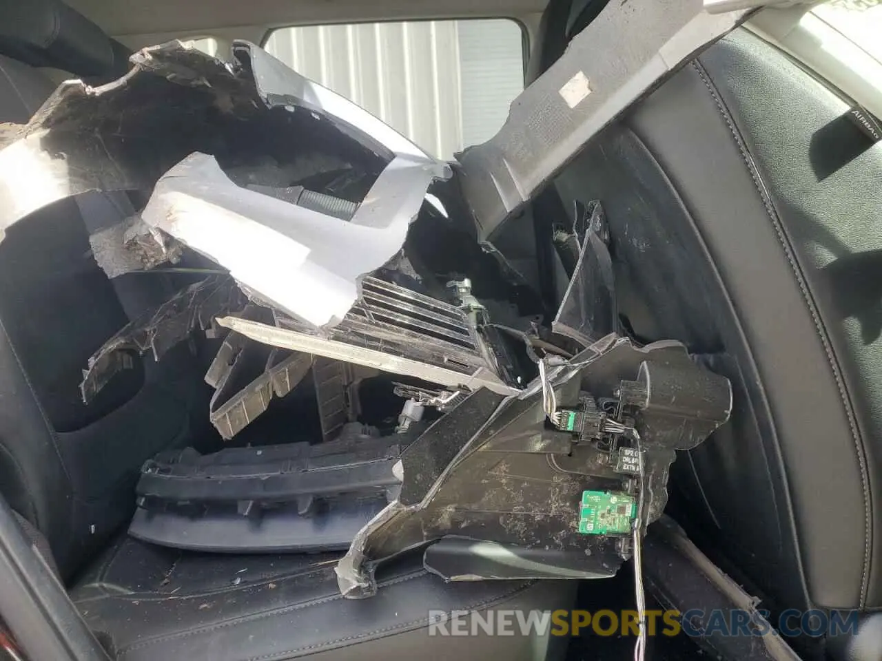 11 Photograph of a damaged car KNDERCAA8M7222044 KIA SELTOS 2021