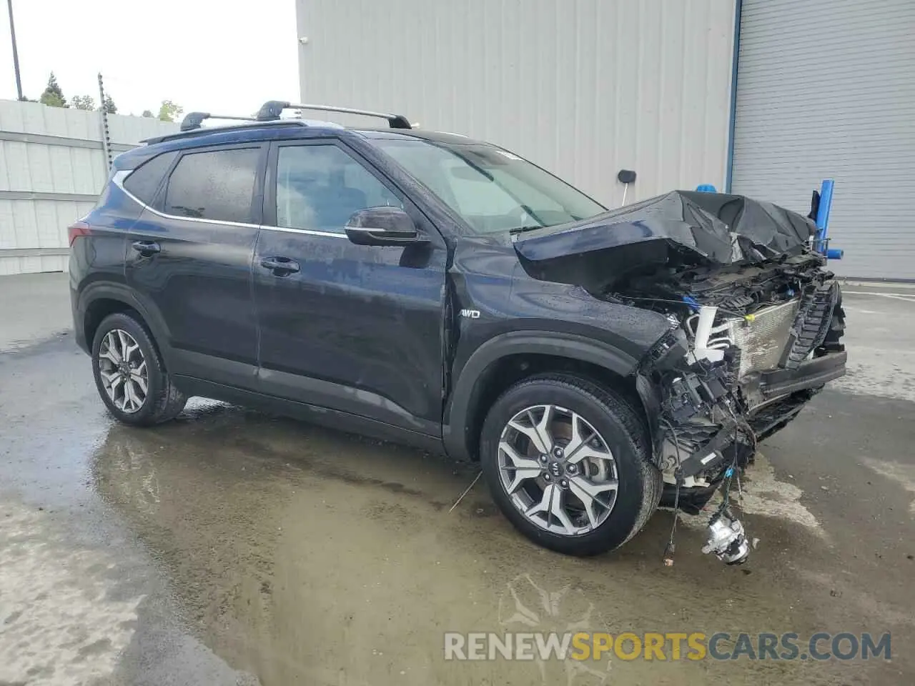 4 Photograph of a damaged car KNDERCAA8M7222044 KIA SELTOS 2021