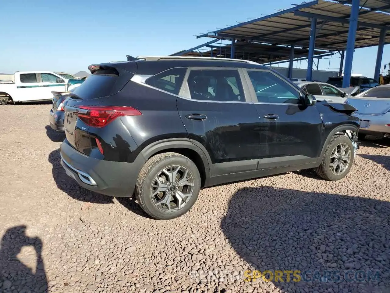 3 Photograph of a damaged car KNDERCAA8M7226532 KIA SELTOS 2021