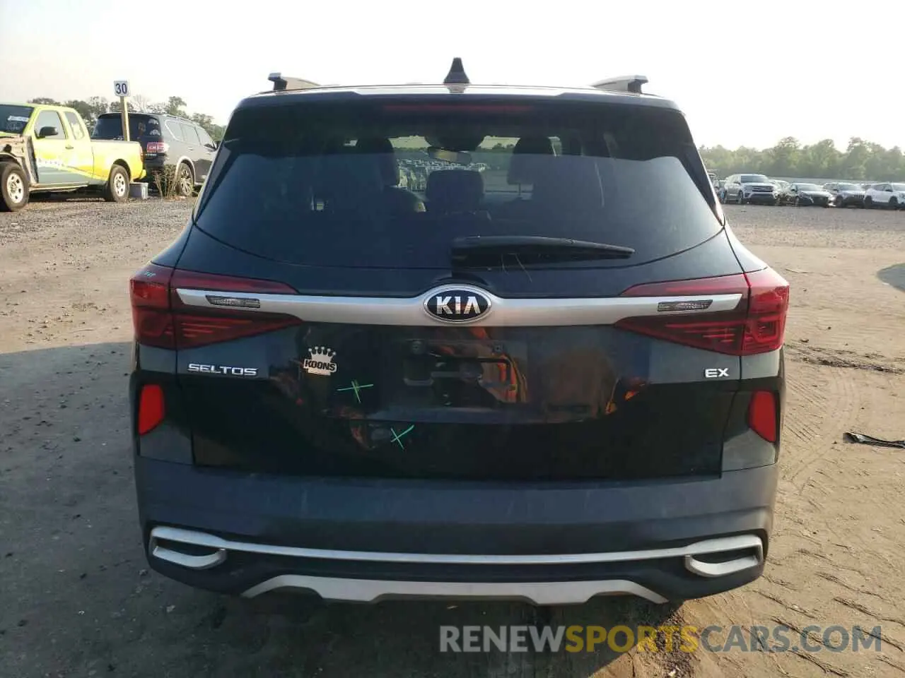 6 Photograph of a damaged car KNDERCAA9M7106495 KIA SELTOS 2021