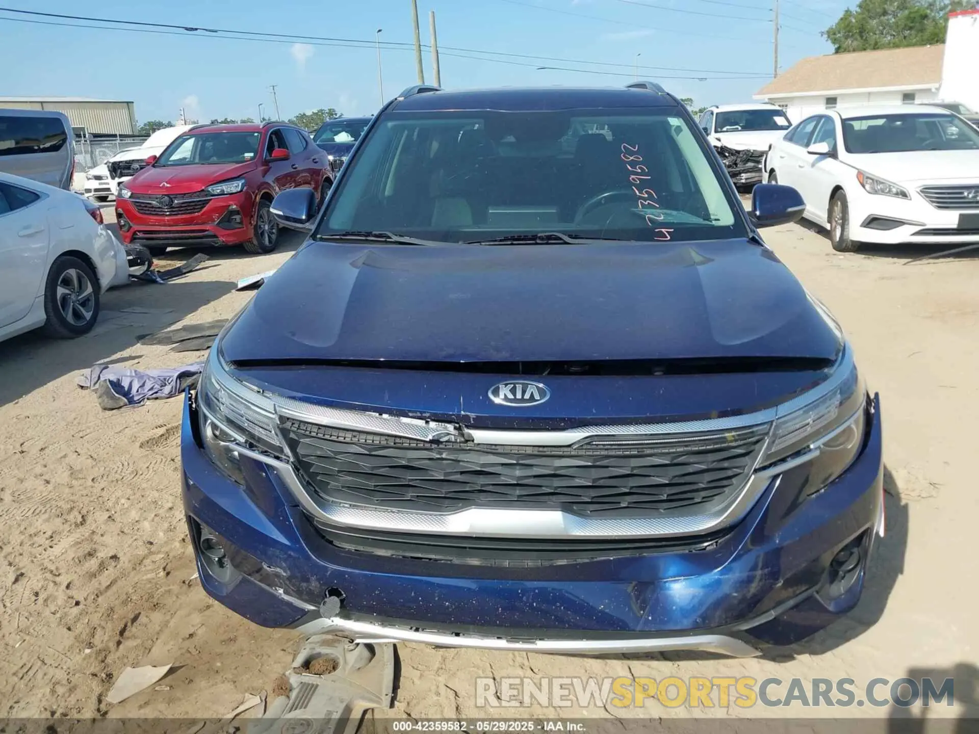 12 Photograph of a damaged car KNDERCAA9M7122793 KIA SELTOS 2021