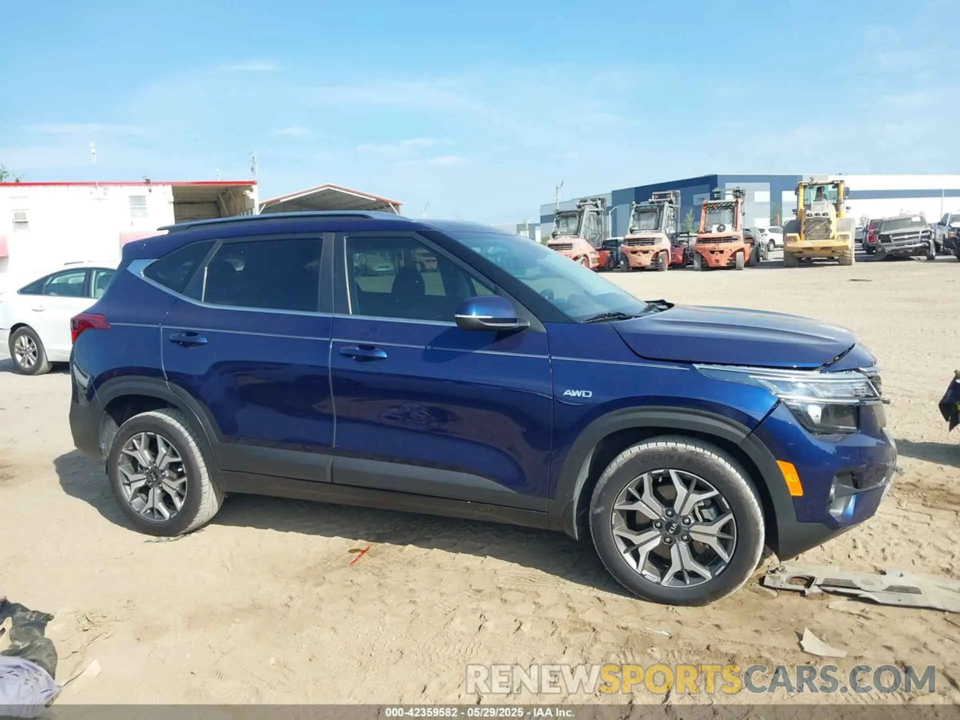 13 Photograph of a damaged car KNDERCAA9M7122793 KIA SELTOS 2021