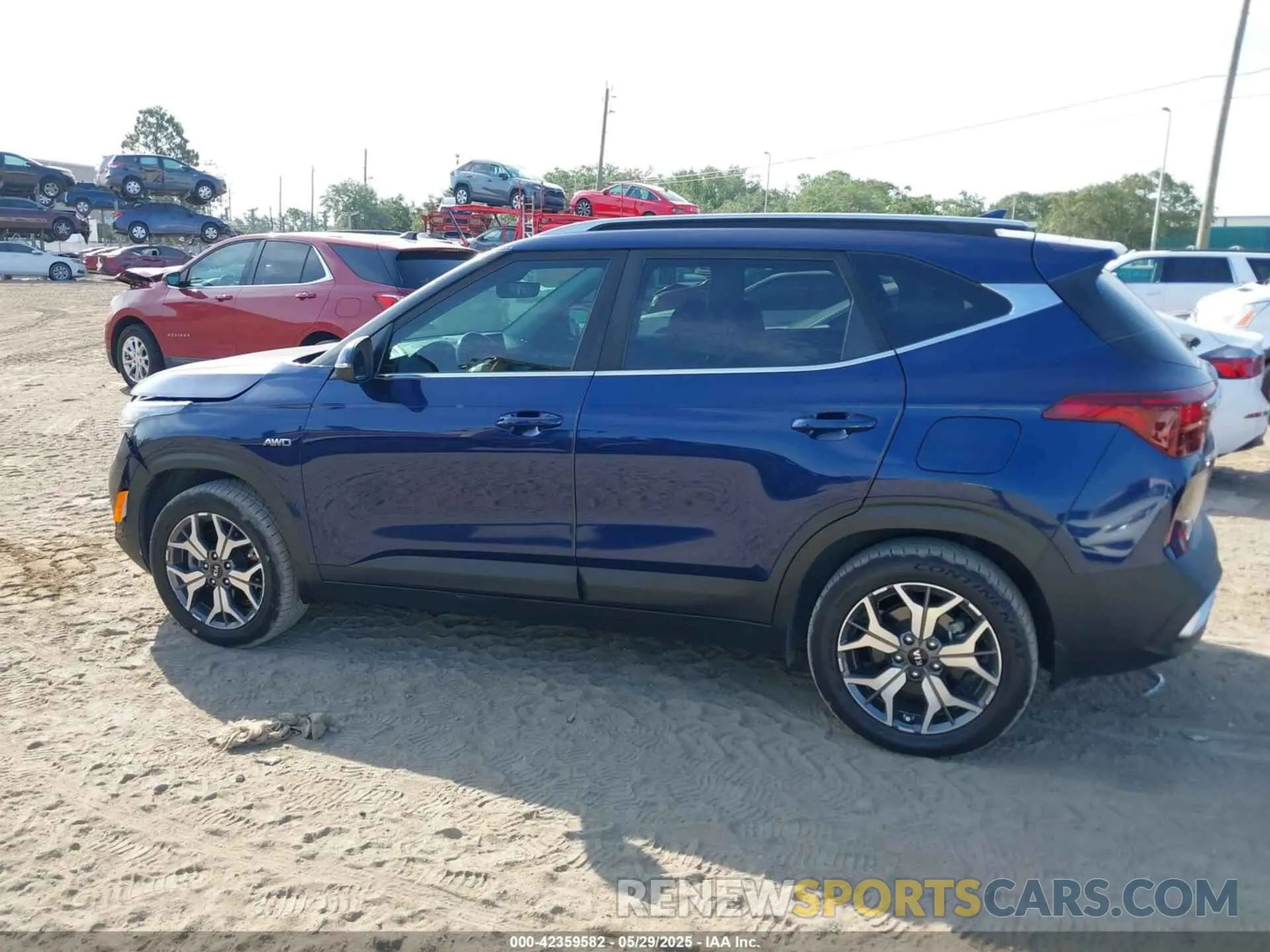 14 Photograph of a damaged car KNDERCAA9M7122793 KIA SELTOS 2021