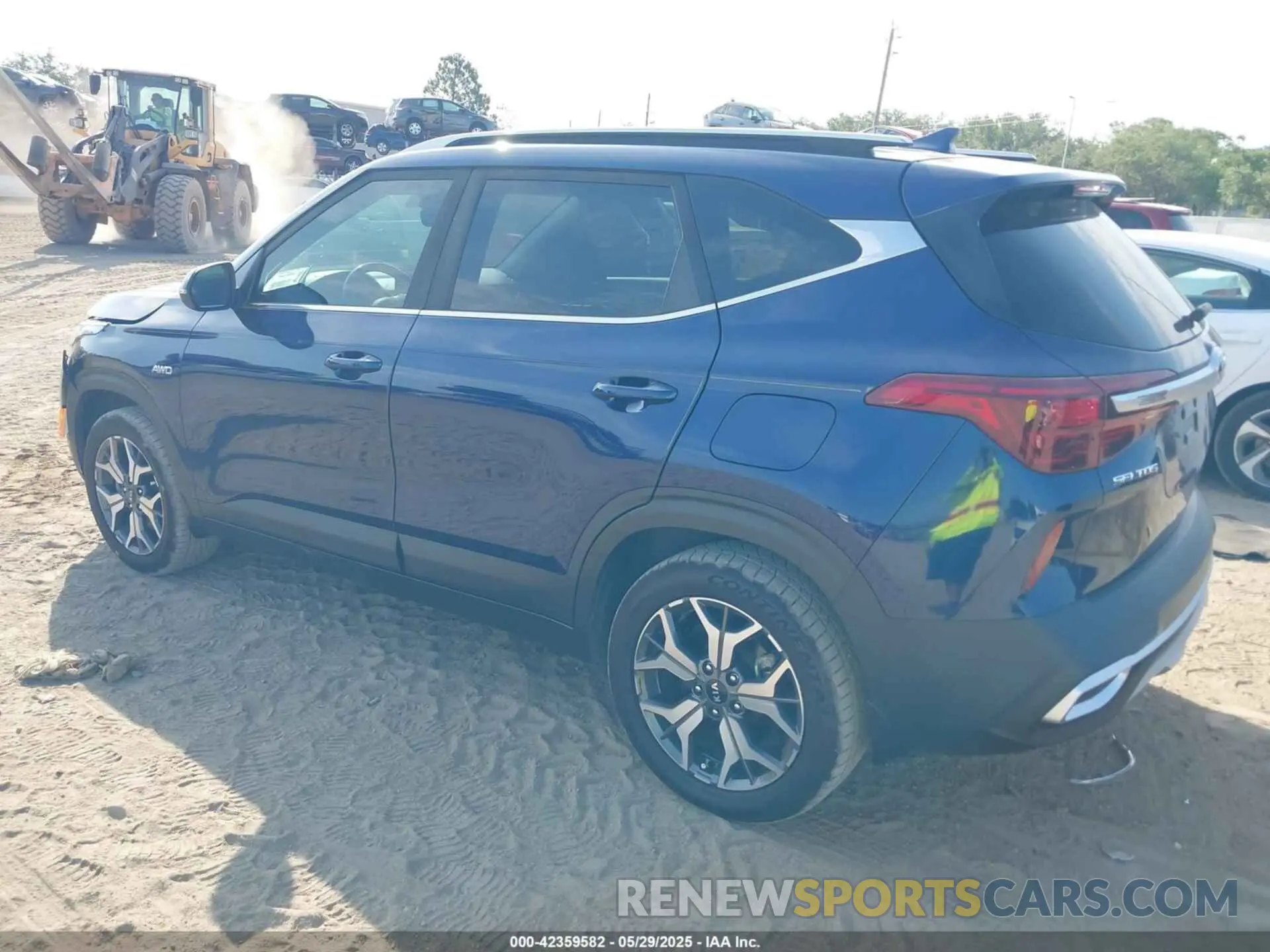 3 Photograph of a damaged car KNDERCAA9M7122793 KIA SELTOS 2021
