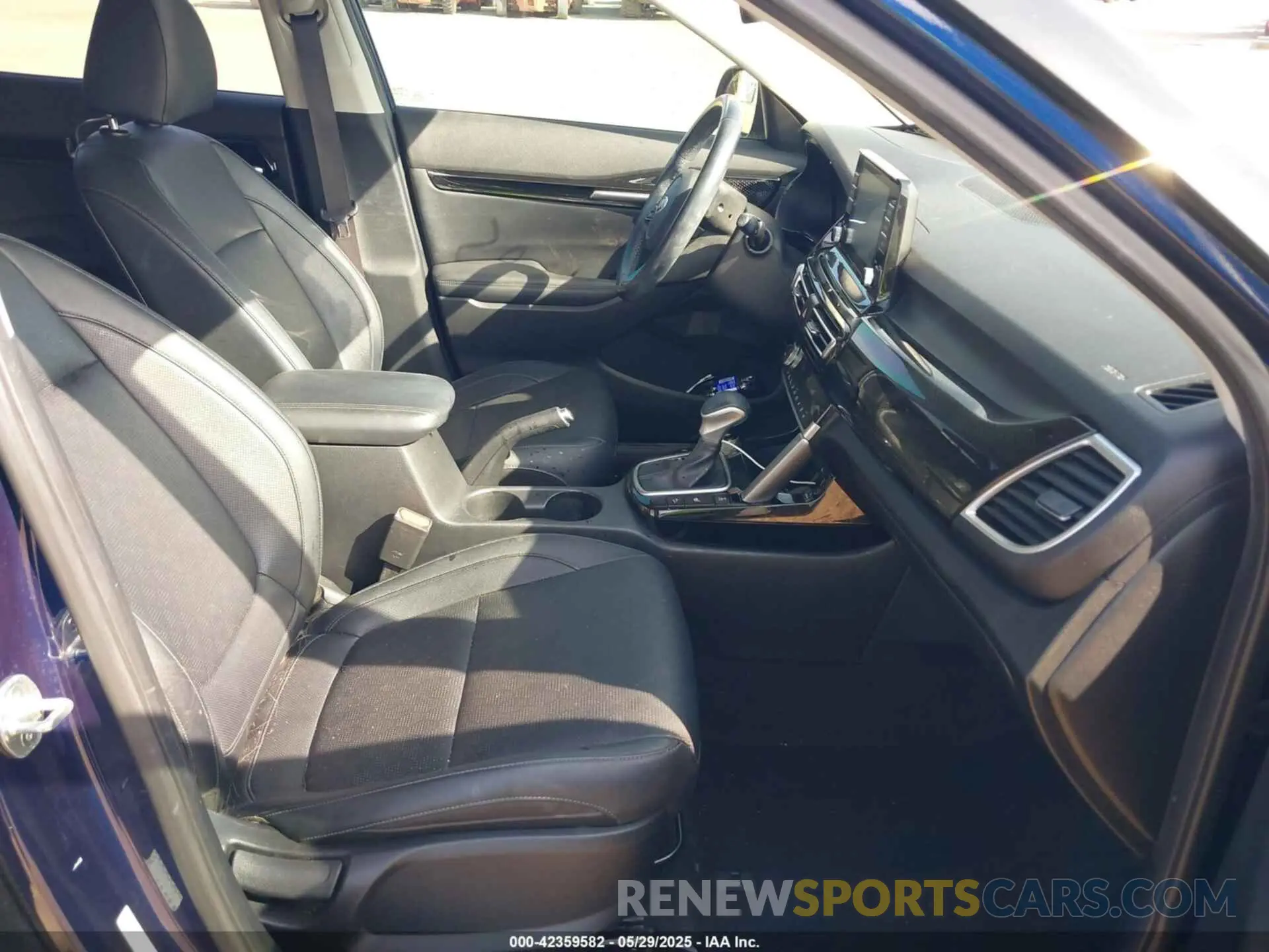 5 Photograph of a damaged car KNDERCAA9M7122793 KIA SELTOS 2021