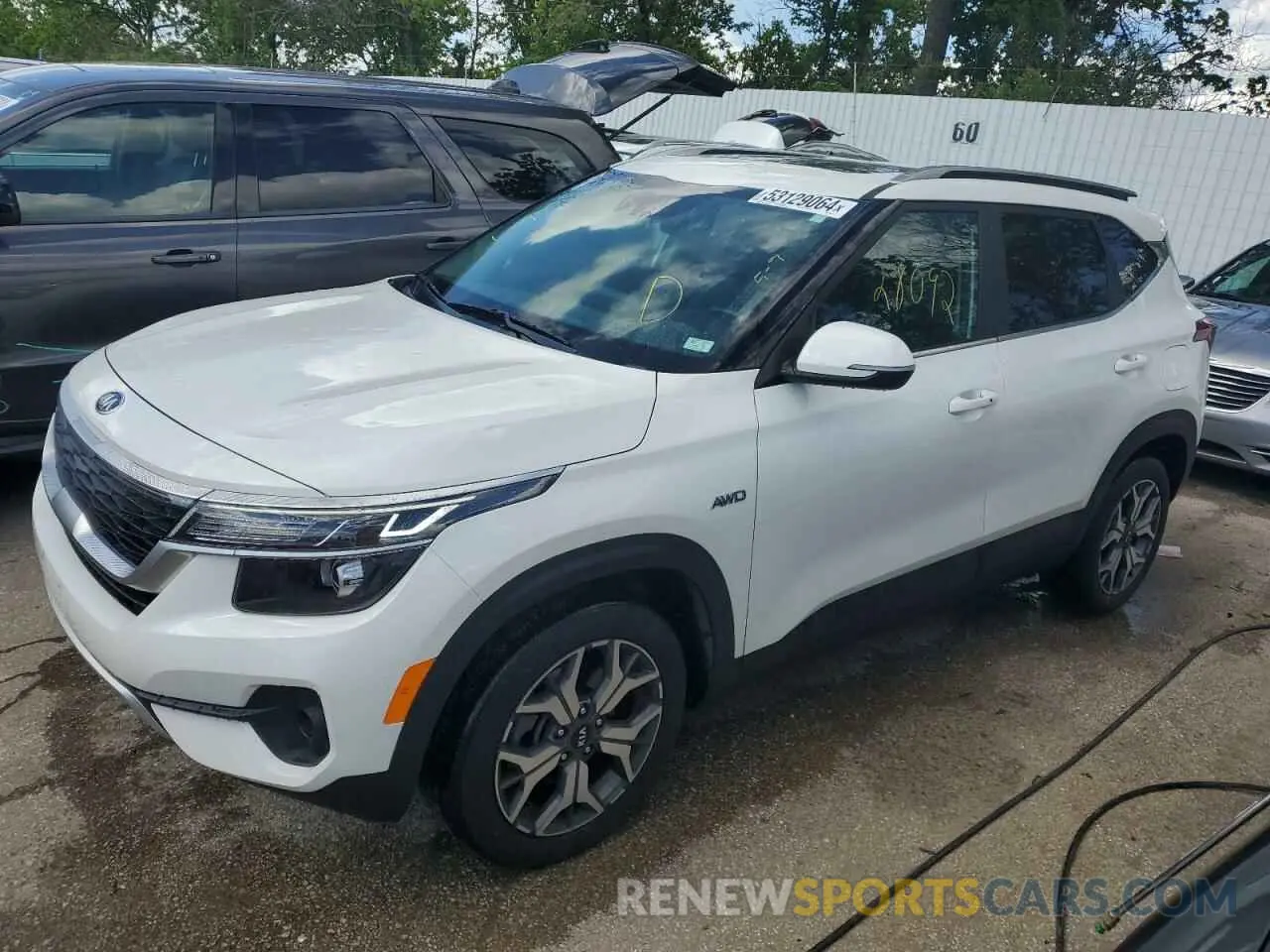 1 Photograph of a damaged car KNDERCAA9M7130571 KIA SELTOS 2021