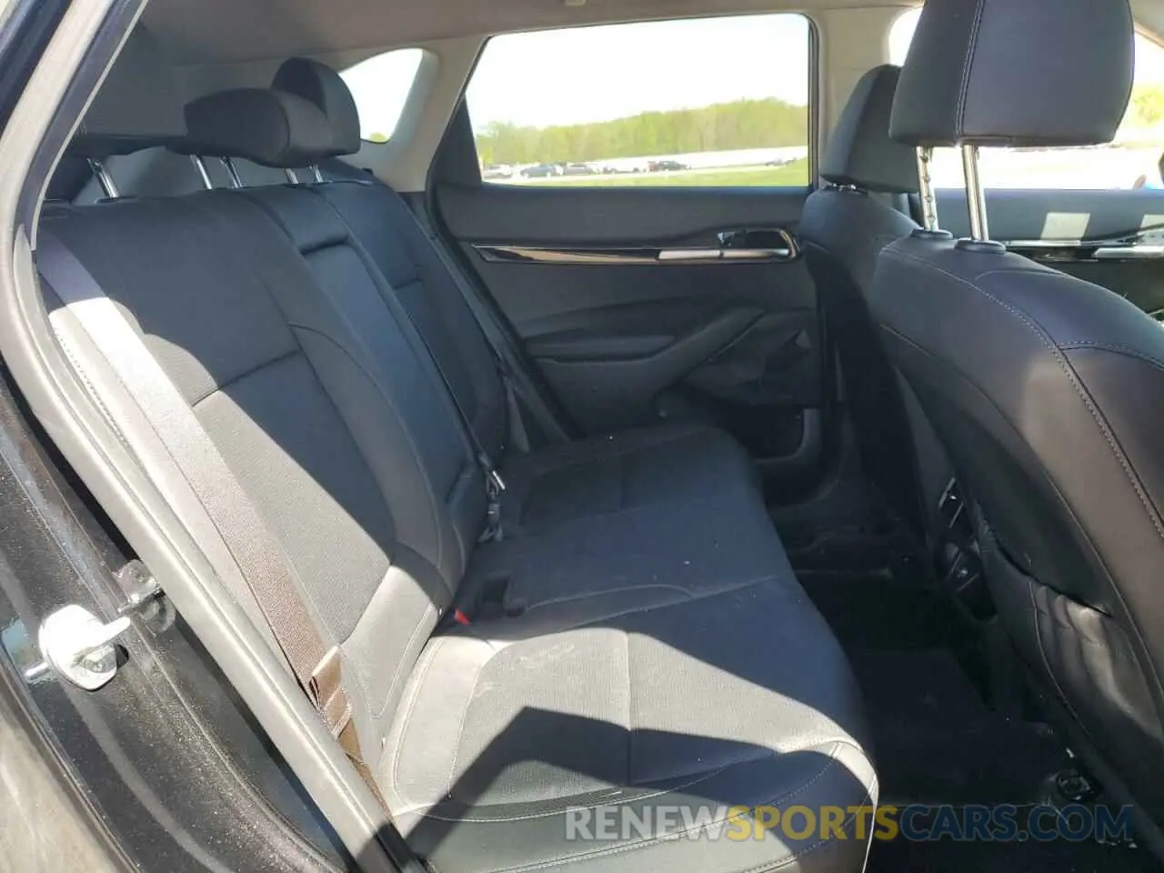 11 Photograph of a damaged car KNDERCAA9M7218505 KIA SELTOS 2021