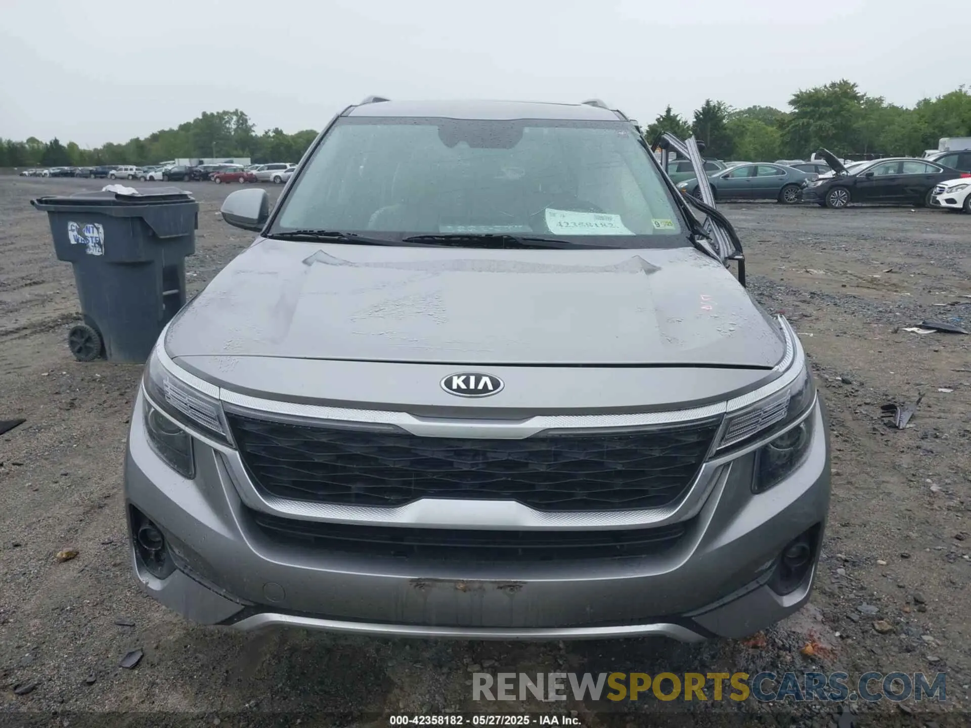 12 Photograph of a damaged car KNDERCAAXM7152773 KIA SELTOS 2021