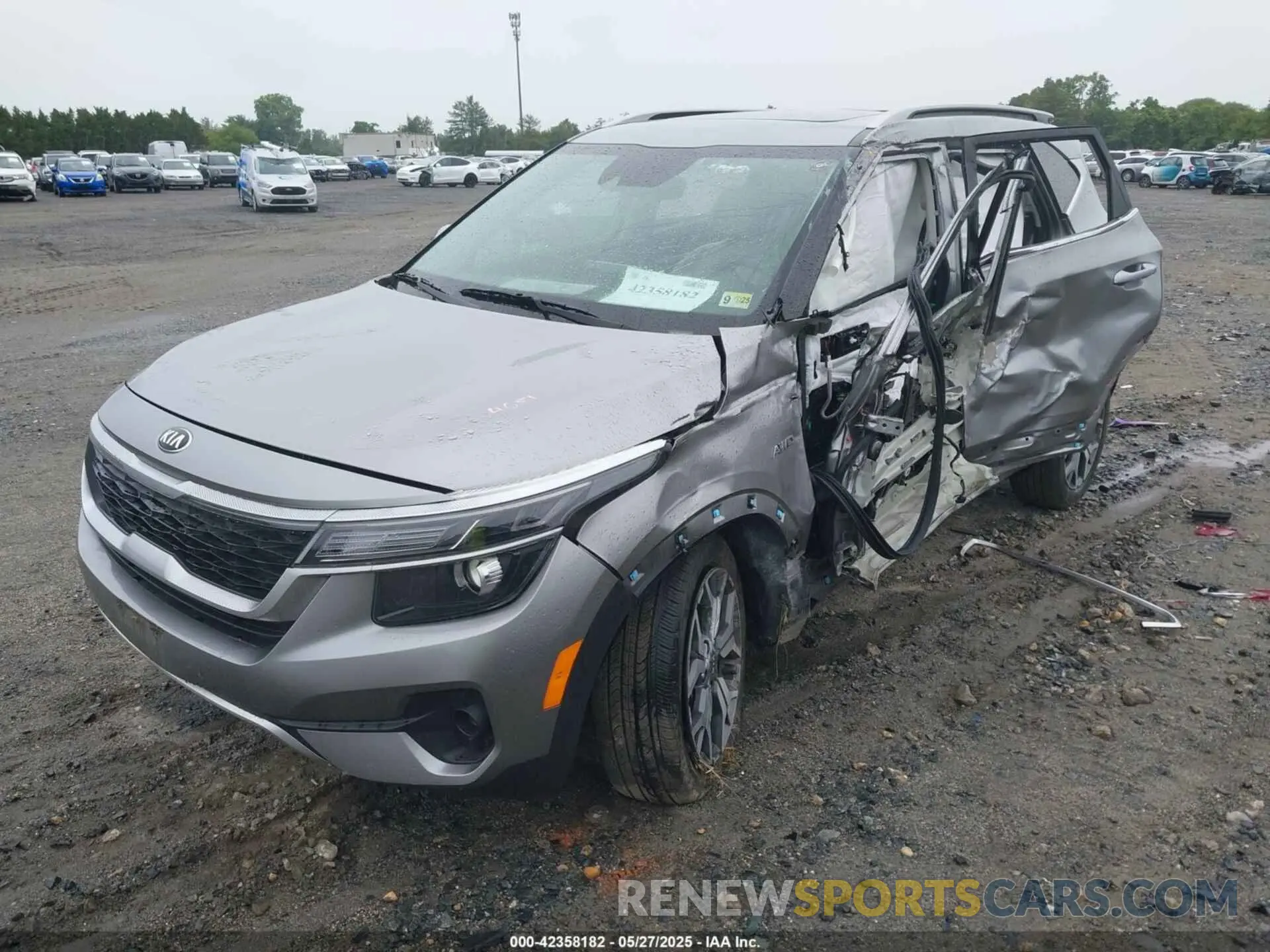 2 Photograph of a damaged car KNDERCAAXM7152773 KIA SELTOS 2021