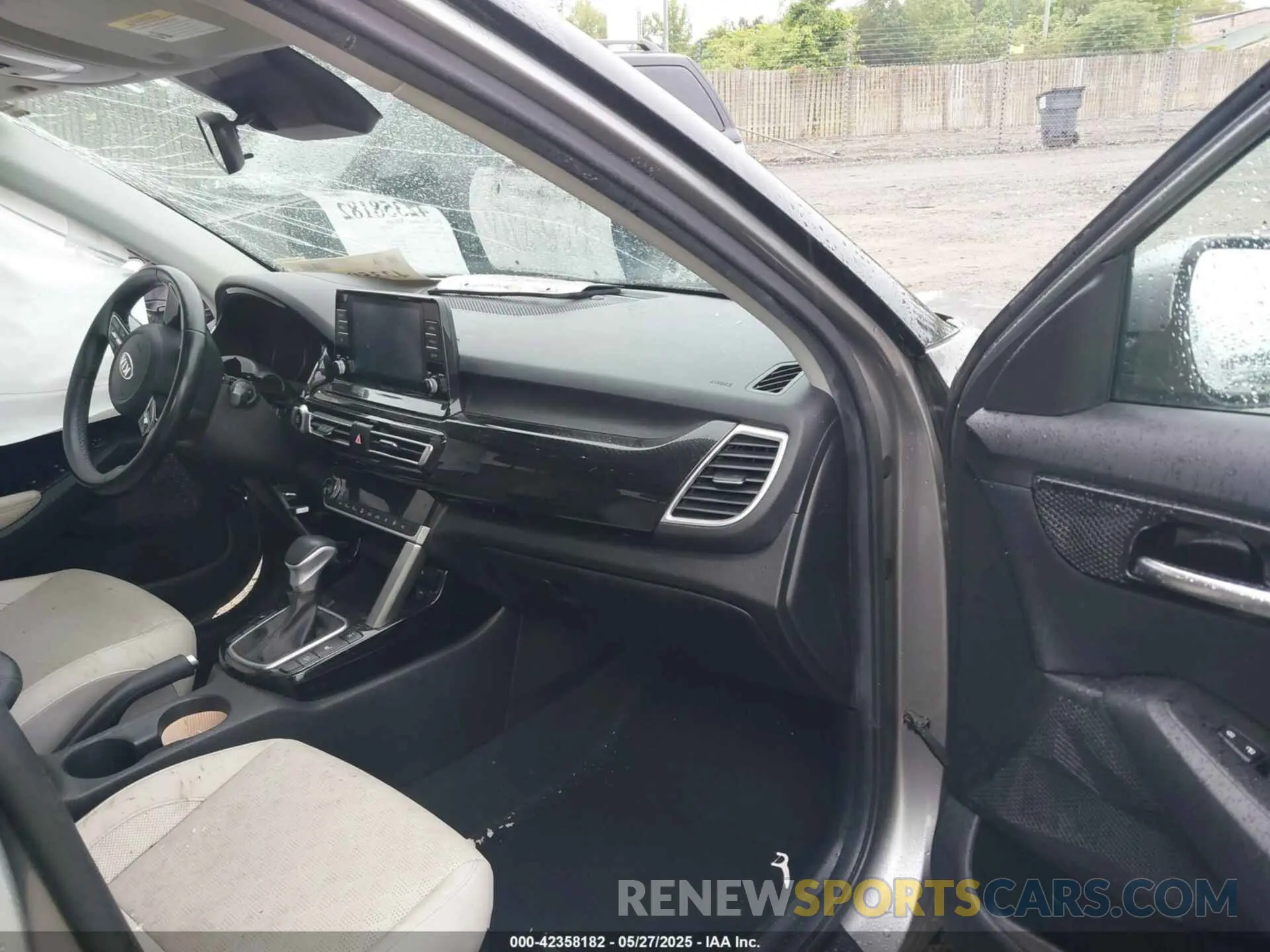 5 Photograph of a damaged car KNDERCAAXM7152773 KIA SELTOS 2021