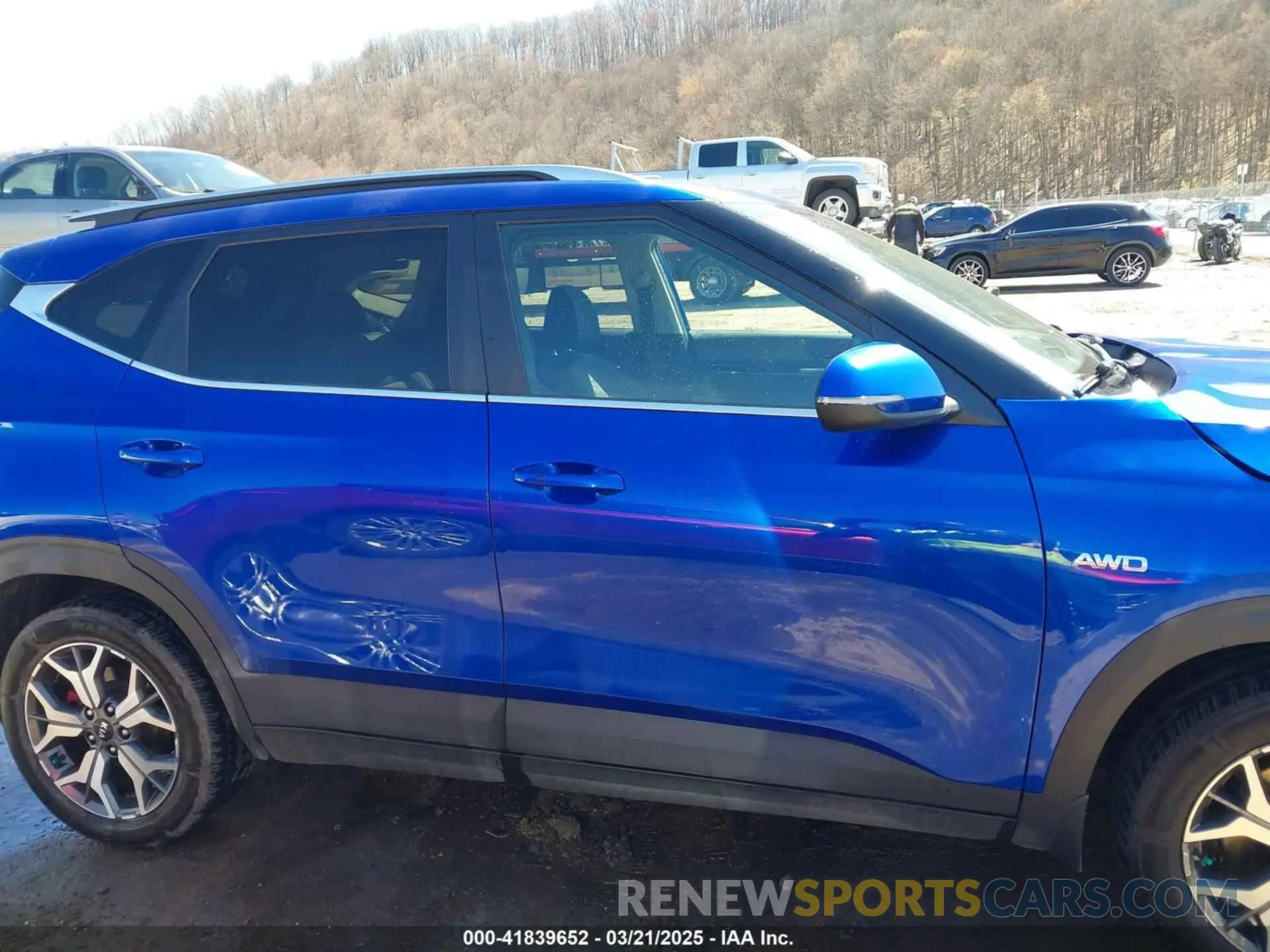 13 Photograph of a damaged car KNDERCAAXM7167273 KIA SELTOS 2021