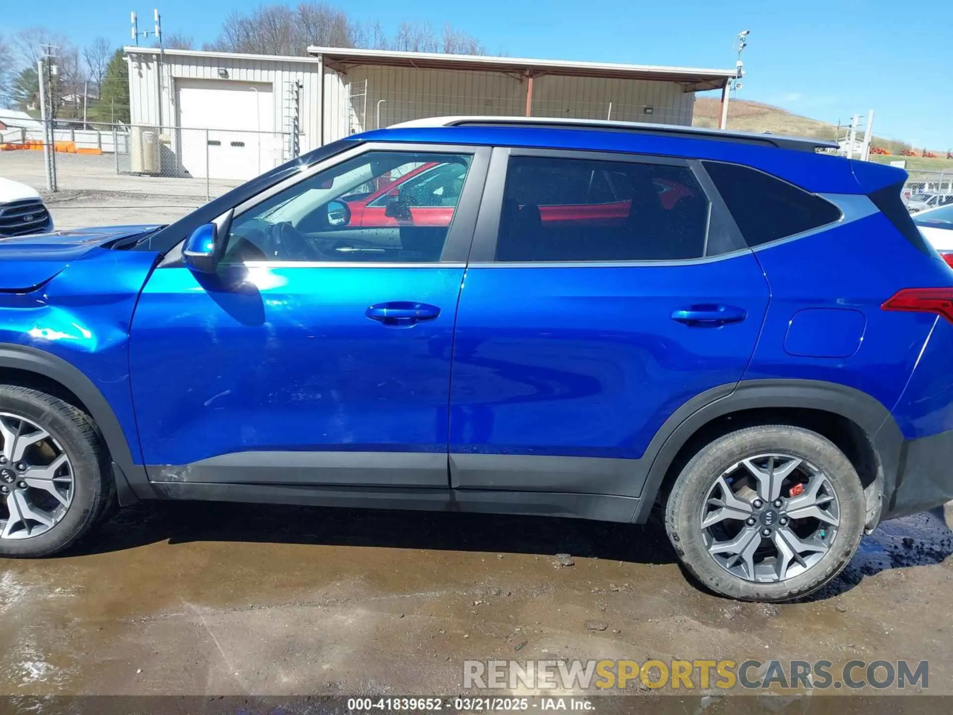 14 Photograph of a damaged car KNDERCAAXM7167273 KIA SELTOS 2021