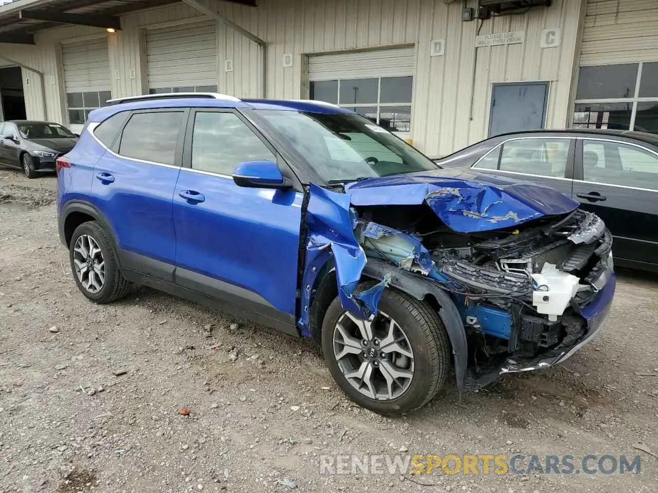 4 Photograph of a damaged car KNDERCAAXM7219257 KIA SELTOS 2021